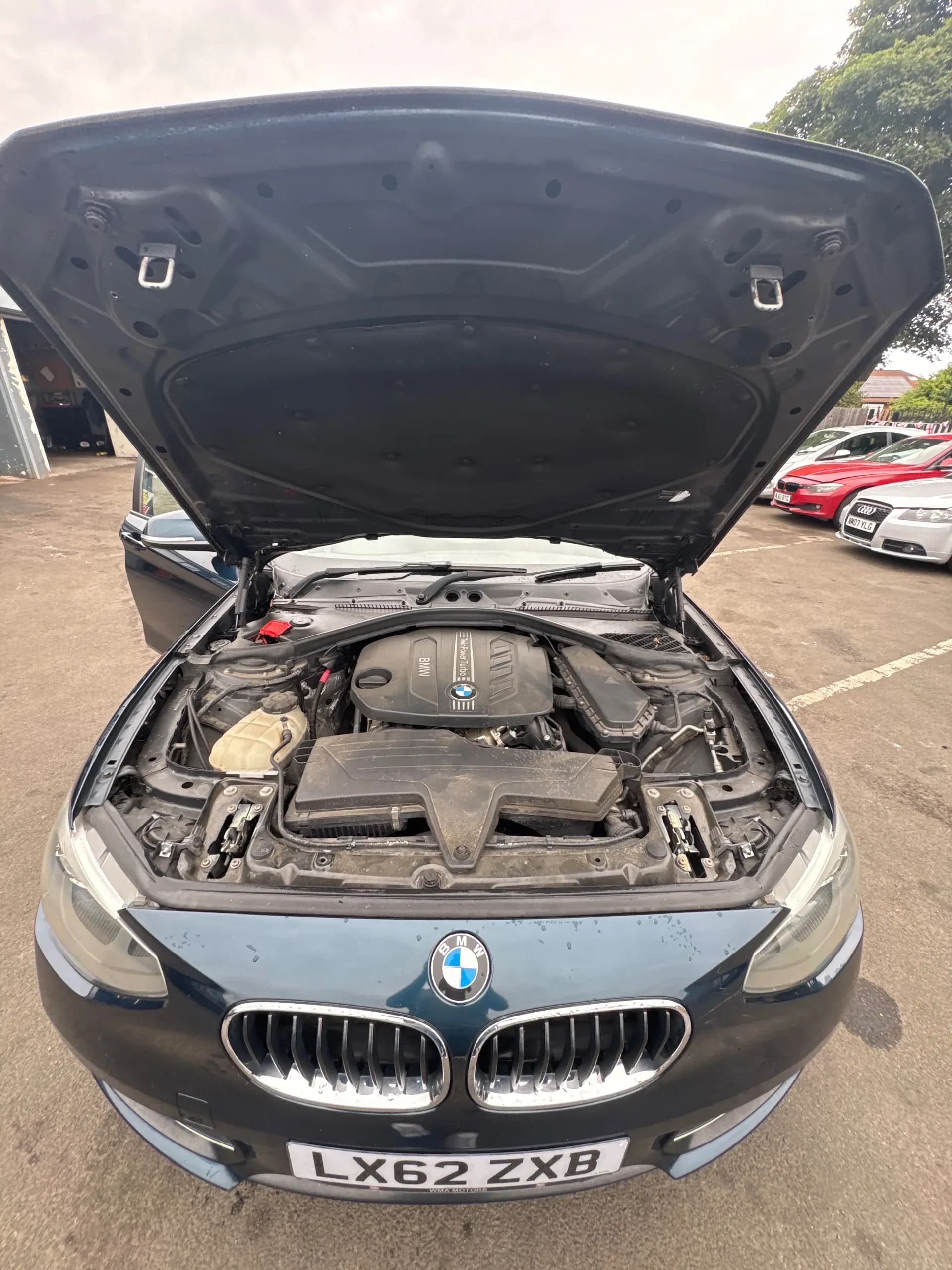 Vehicle photo — engine bay