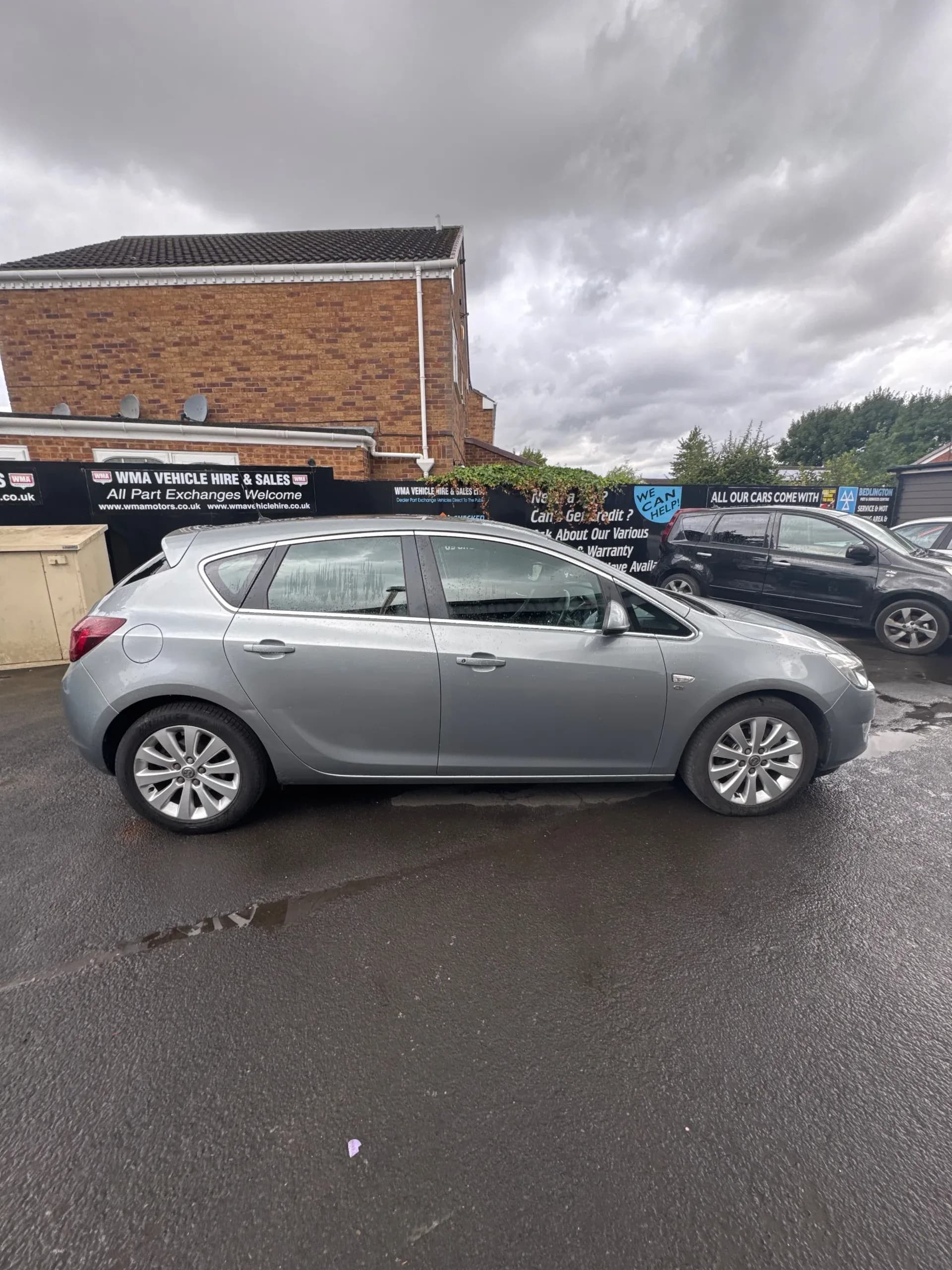 Vehicle photo — os profile