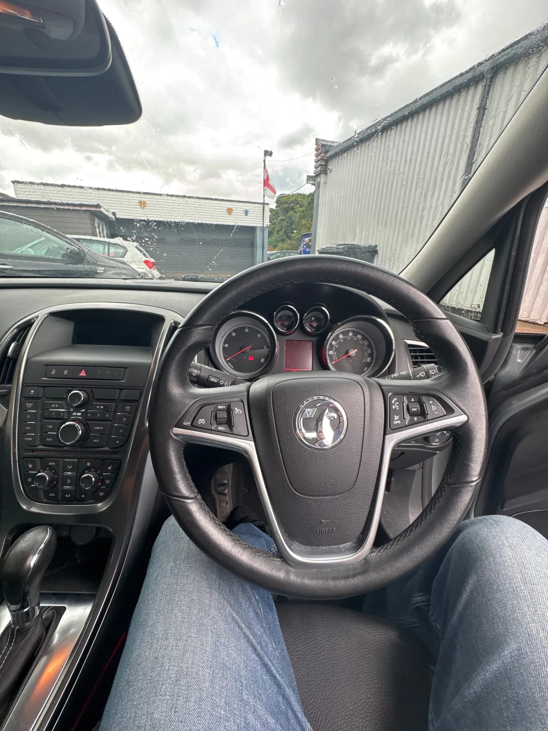 Vehicle photo — dashboard