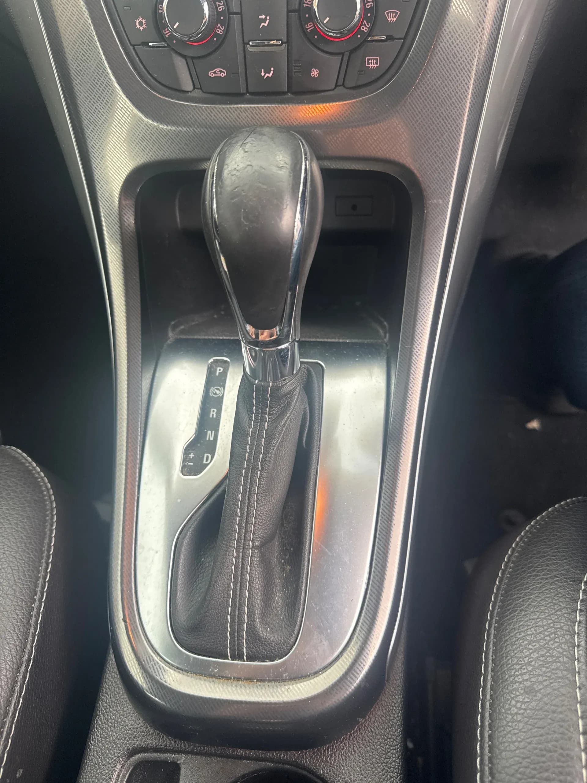 Vehicle photo — key feature