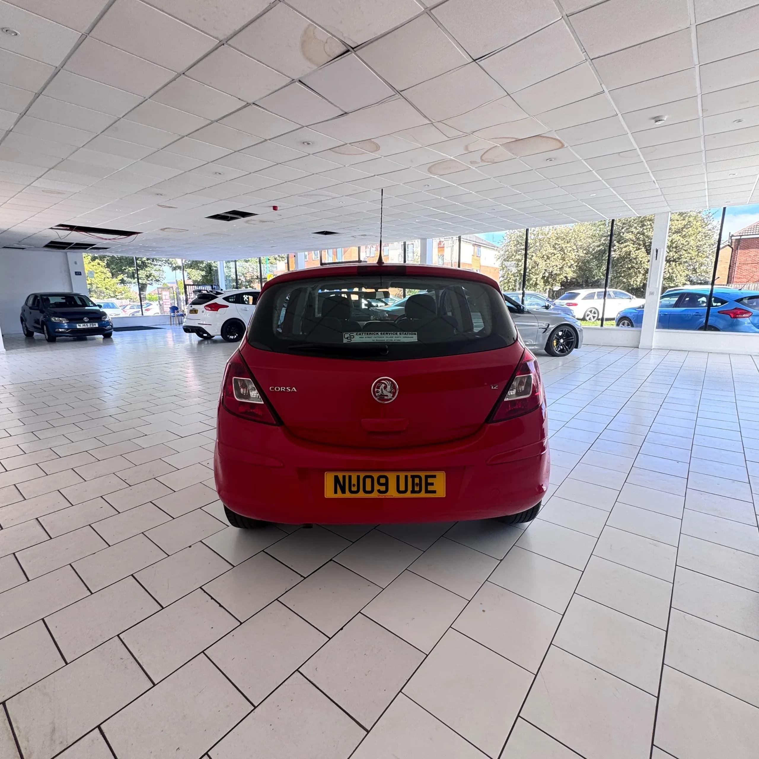 Vehicle photo — rear
