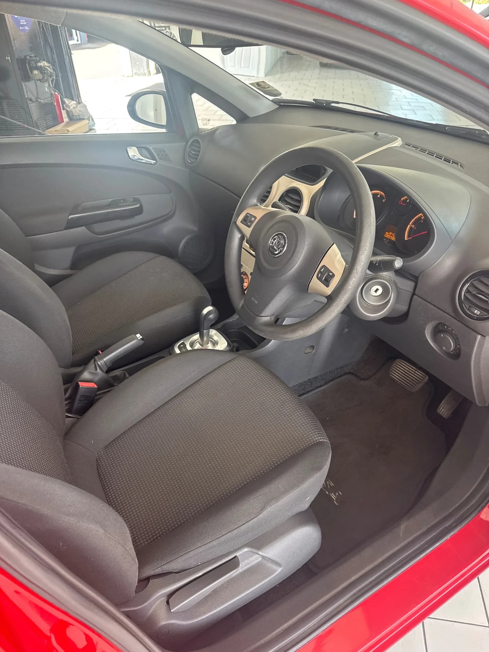 Vehicle photo — front interior