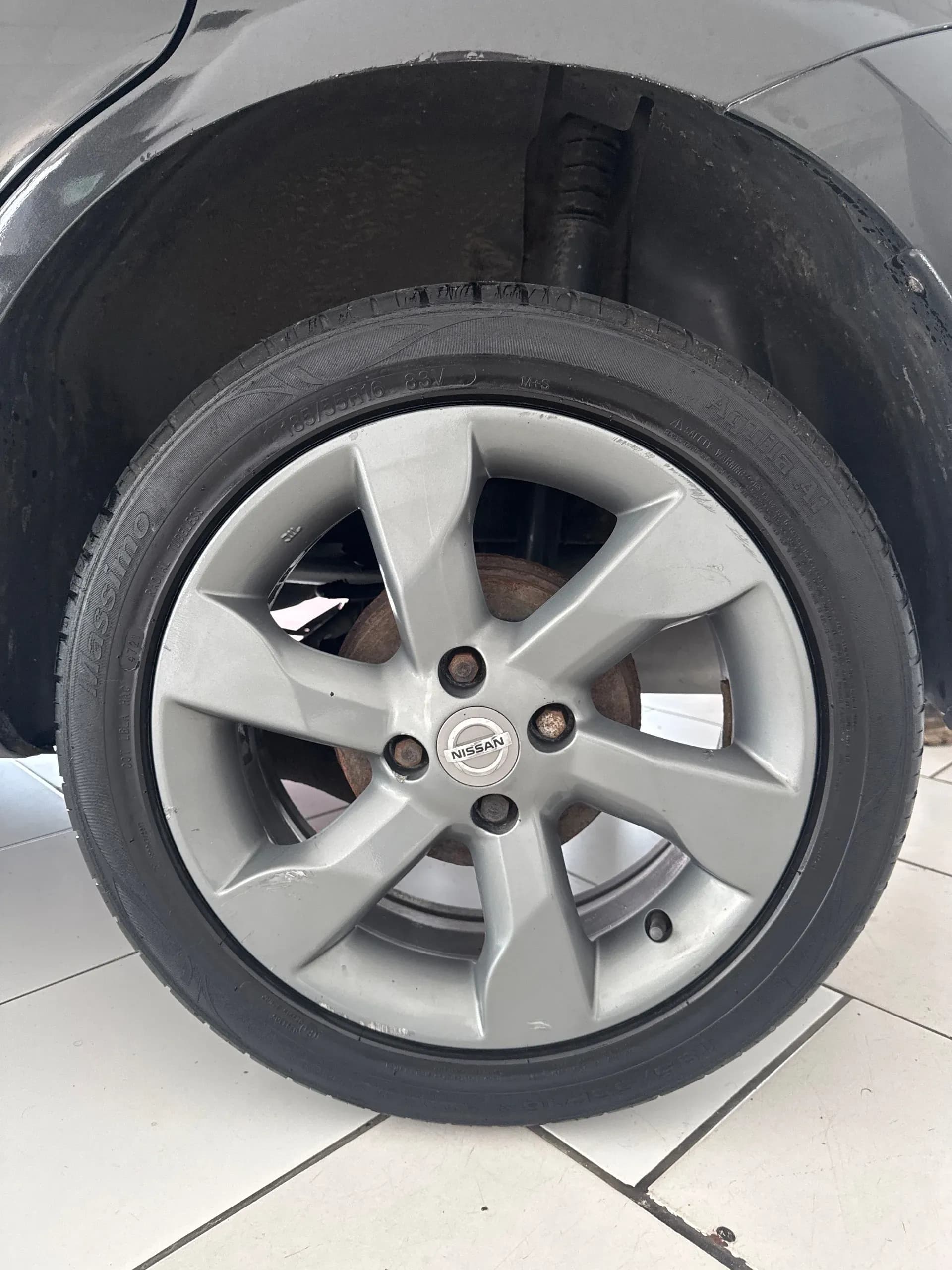 Vehicle photo — ns rear alloy
