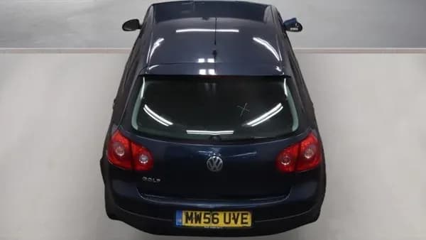 Vehicle photo — rear