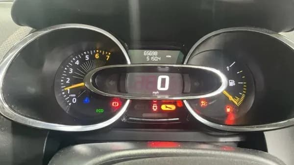 Vehicle photo — dashboard