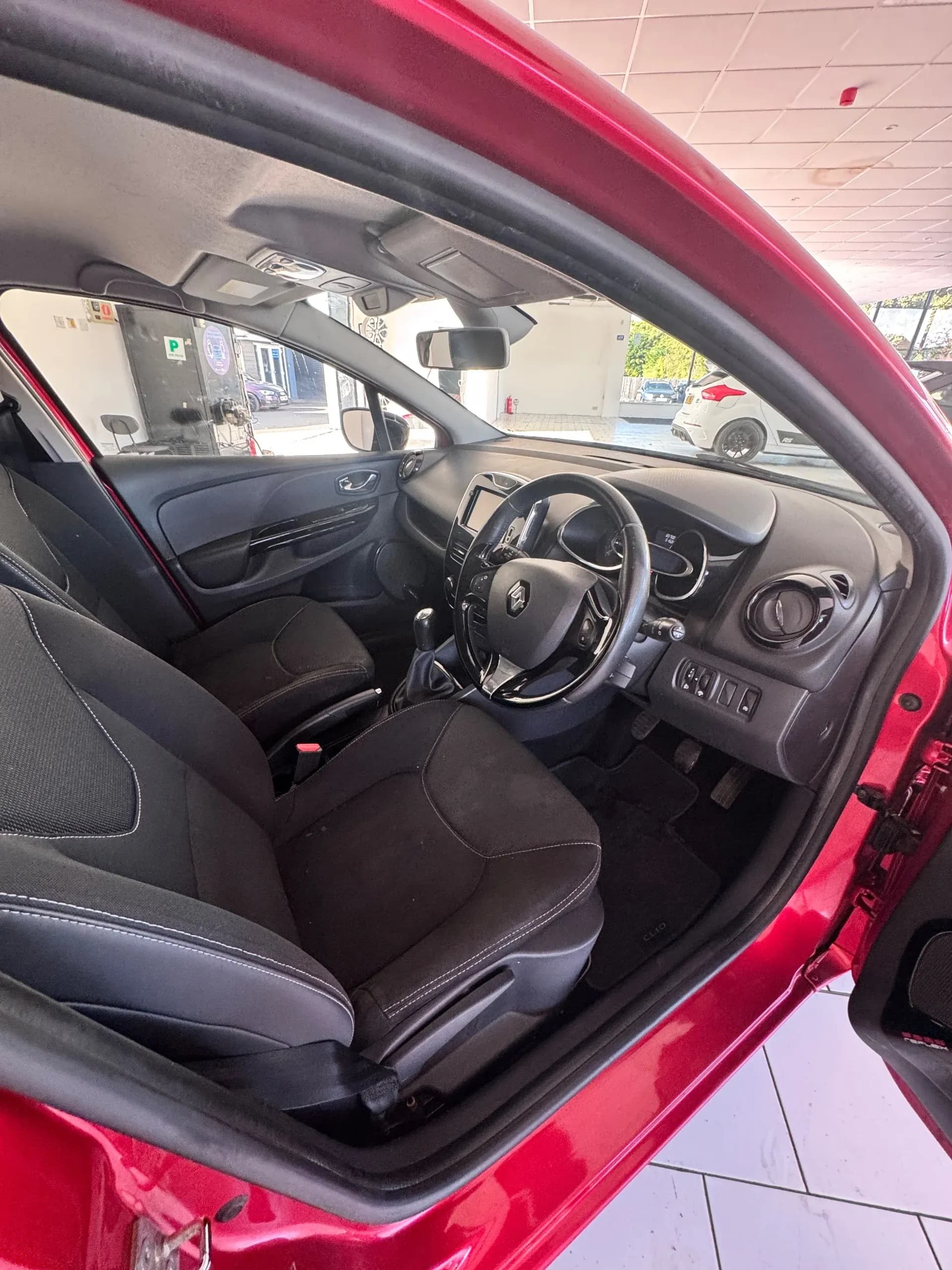 Vehicle photo — front interior