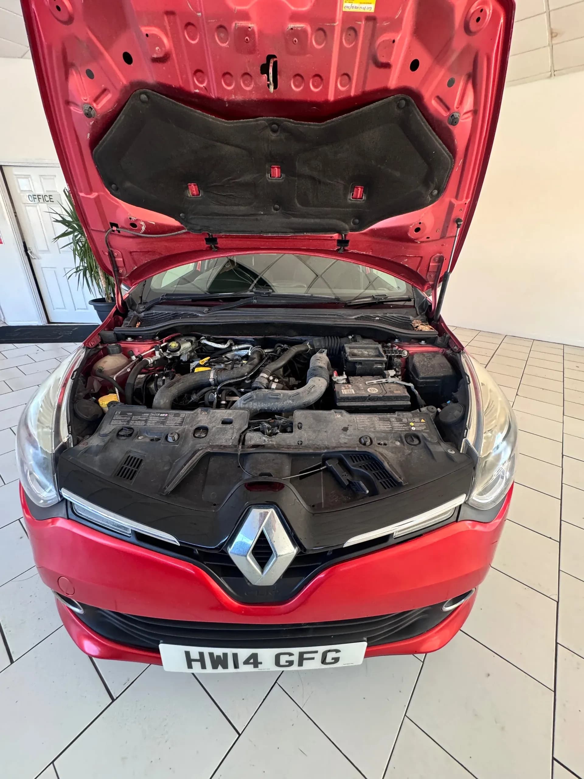 Vehicle photo — engine bay