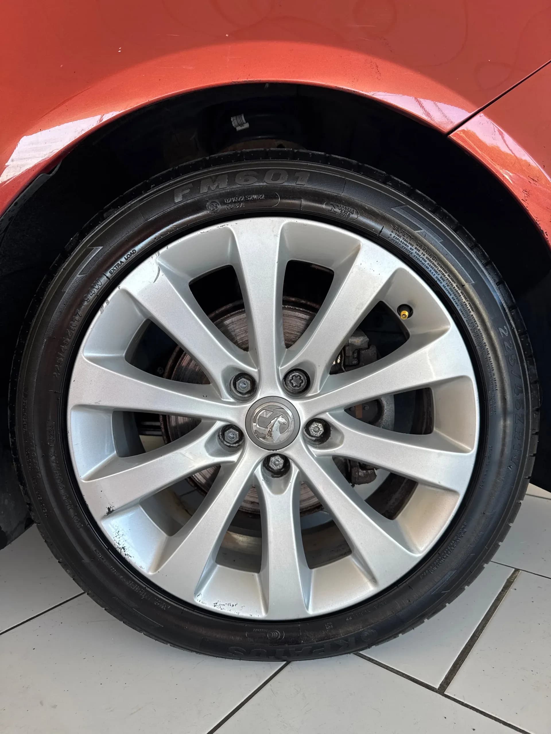 Vehicle photo — os front alloy