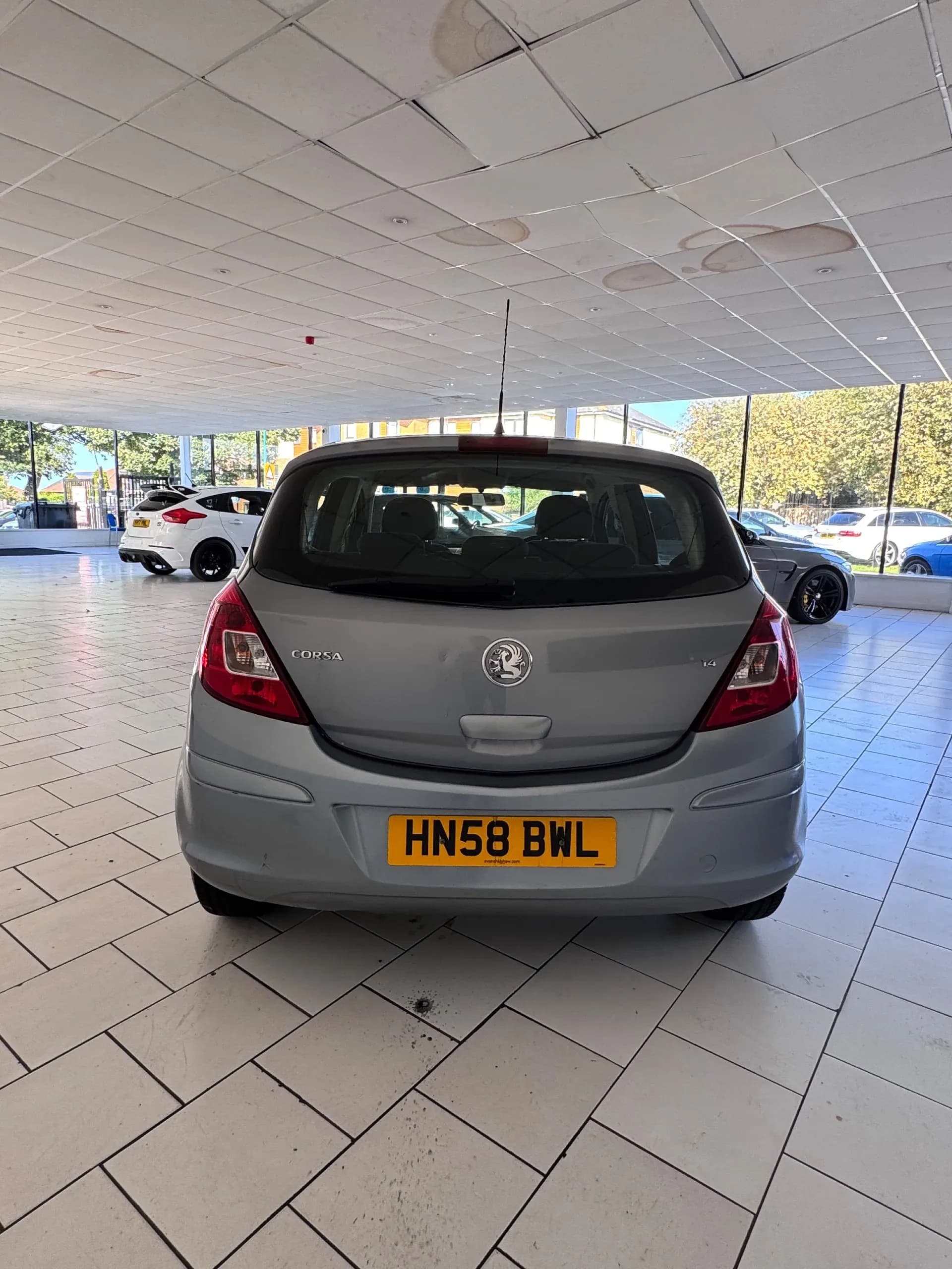 Vehicle photo — rear