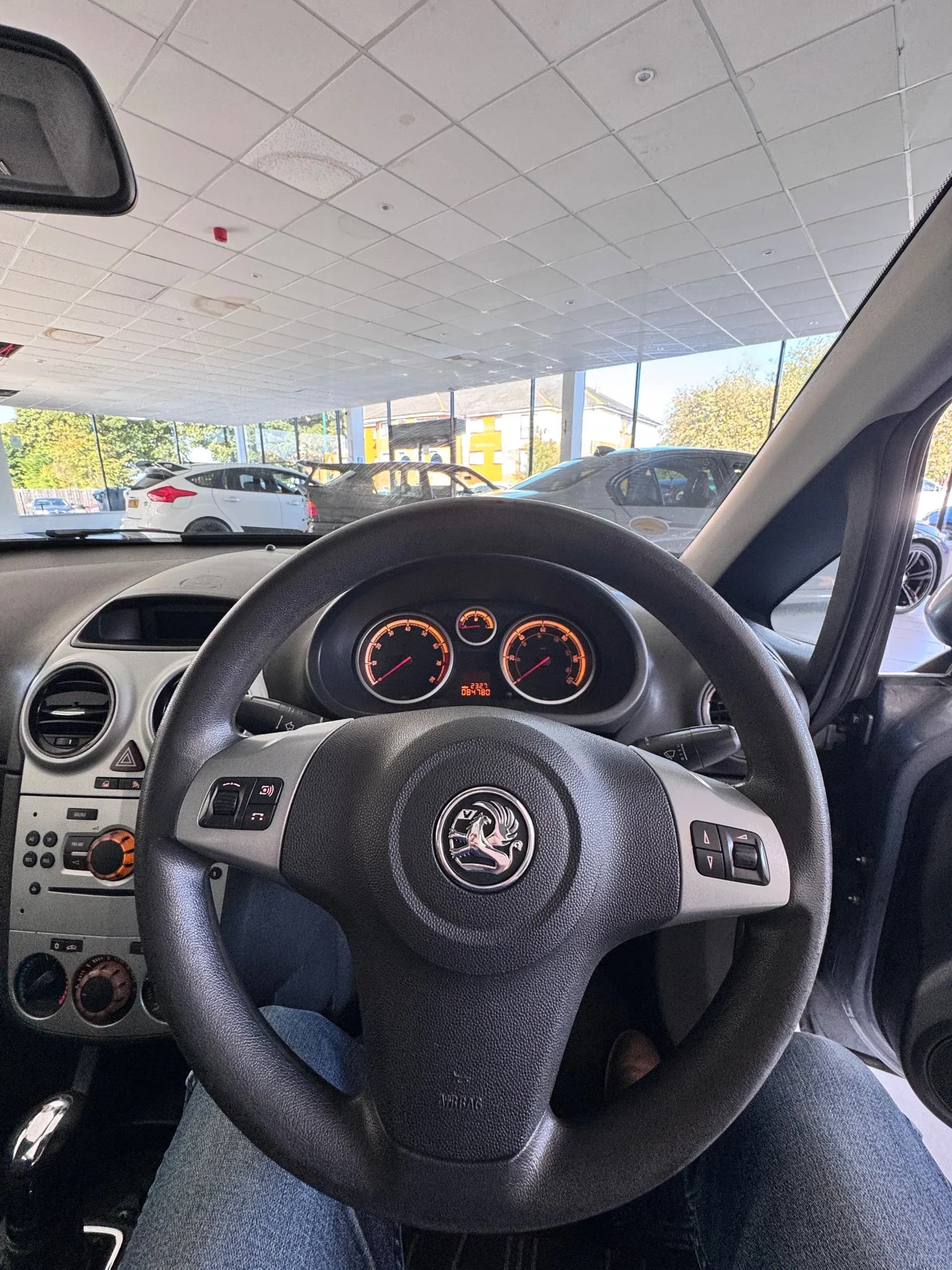 Vehicle photo — dashboard