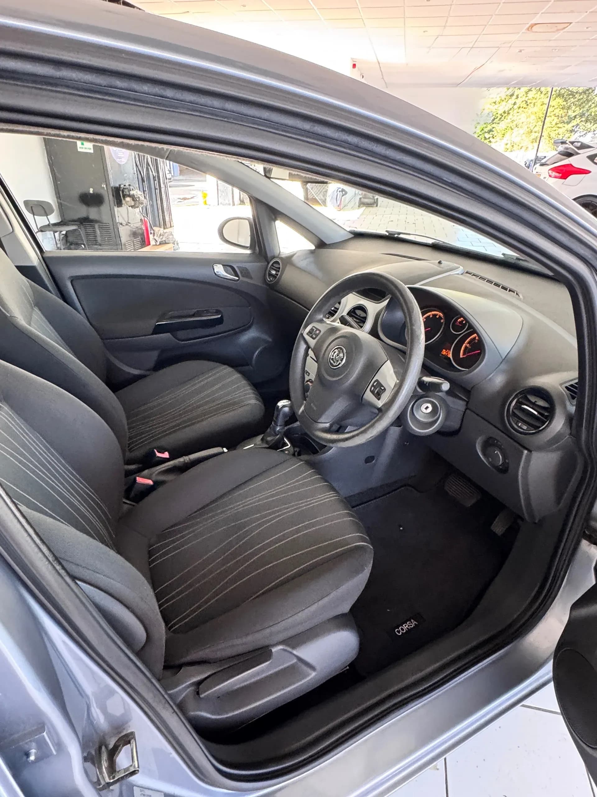Vehicle photo — front interior