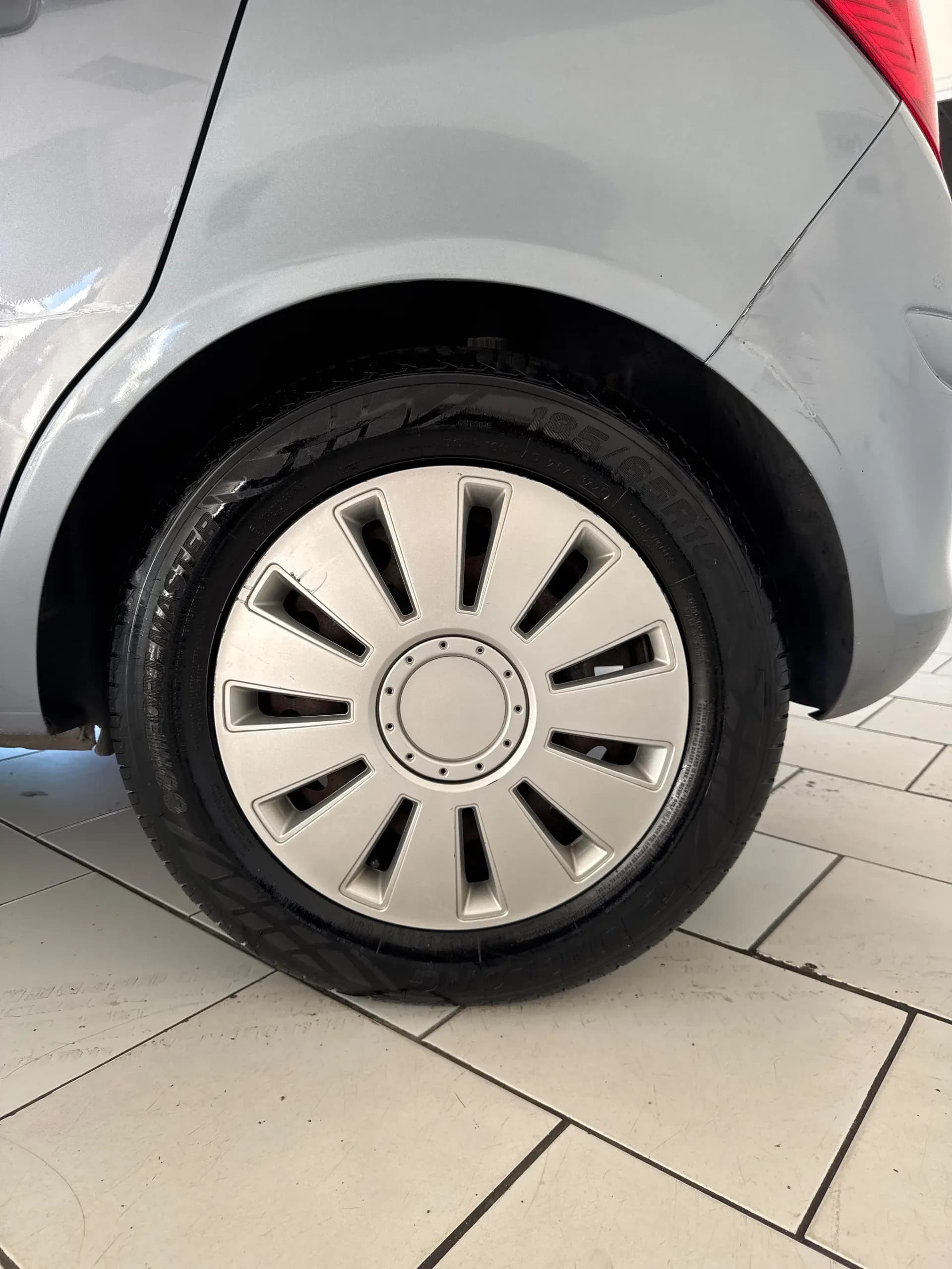 Vehicle photo — ns rear alloy