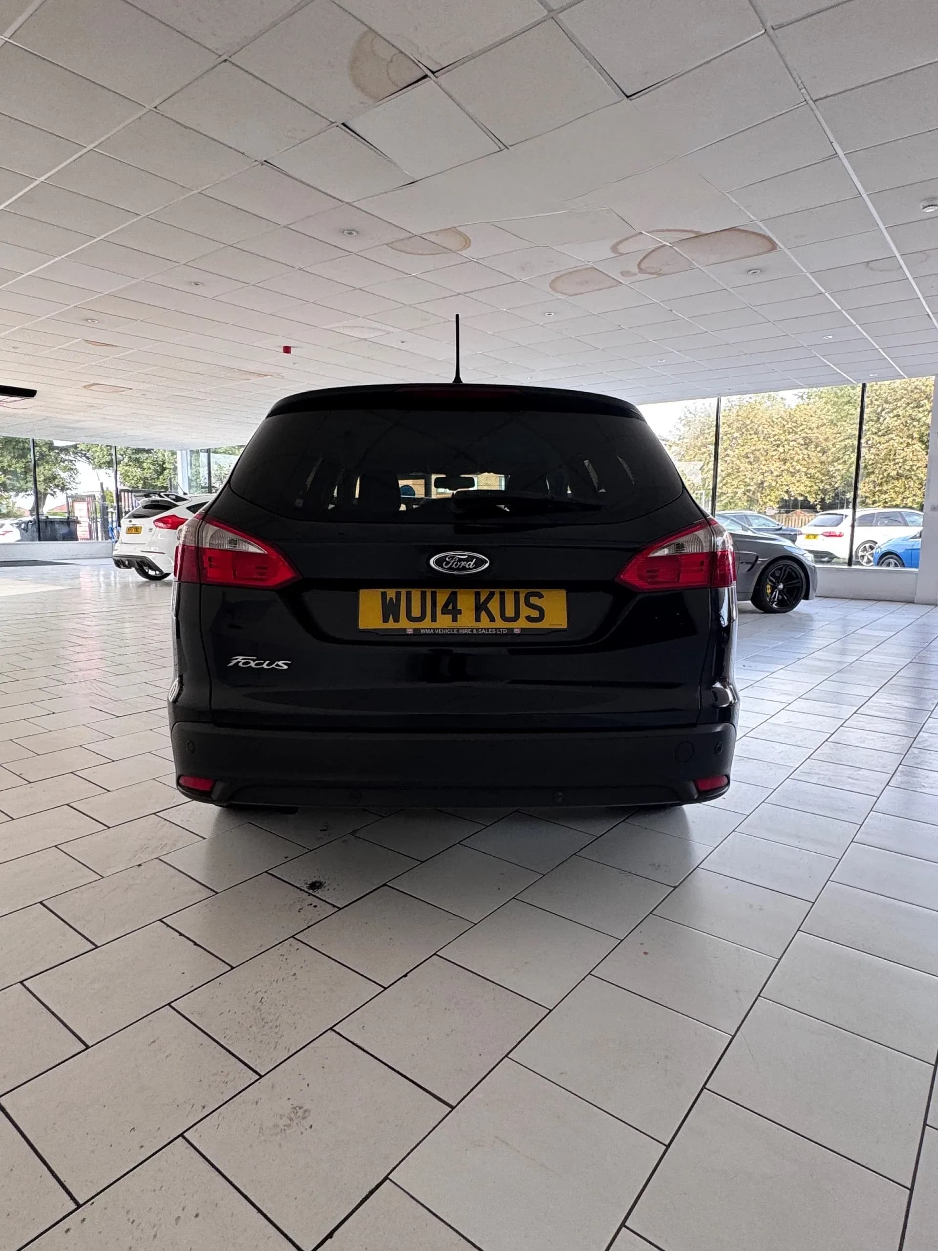 Vehicle photo — rear