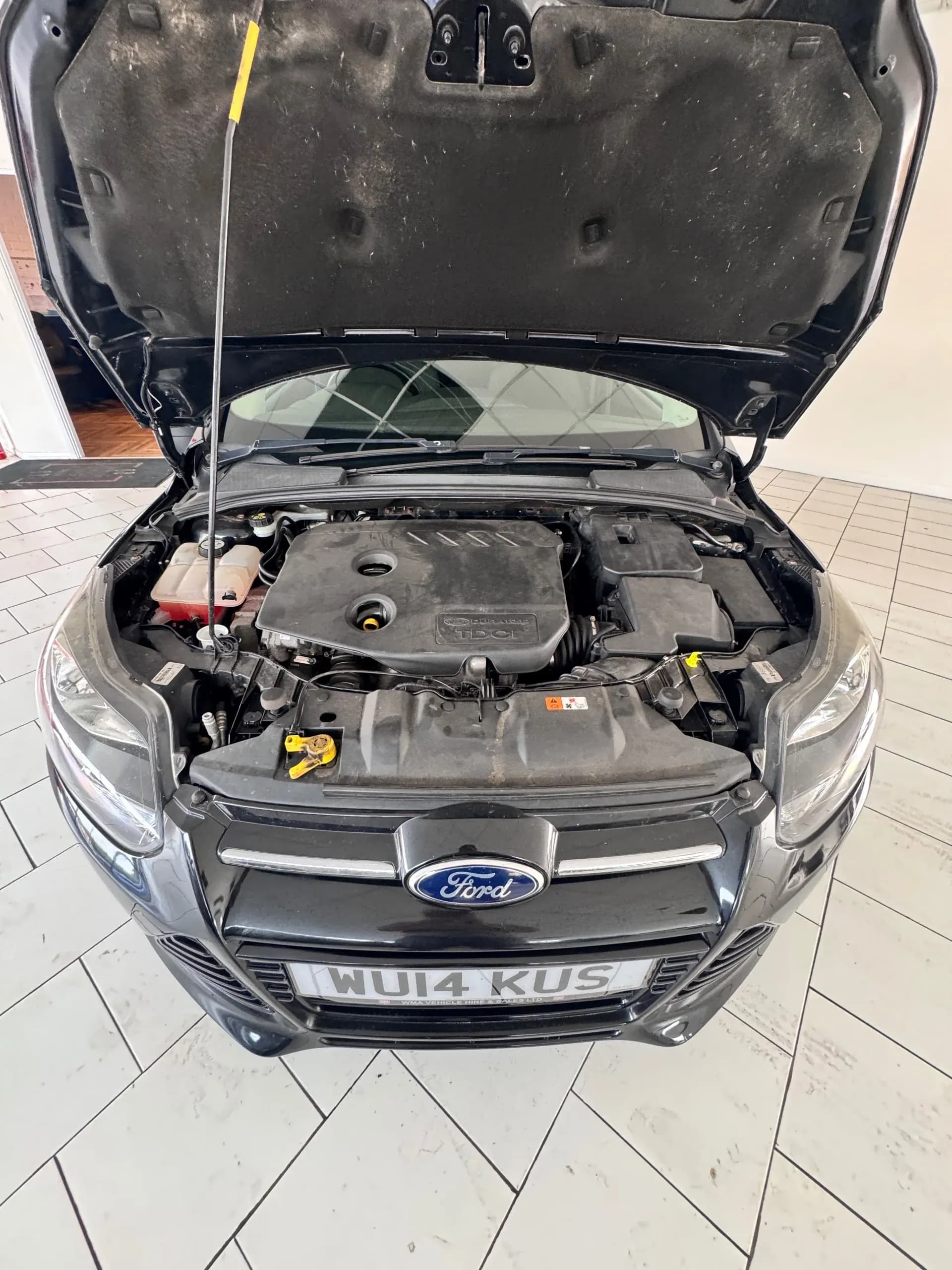 Vehicle photo — engine bay