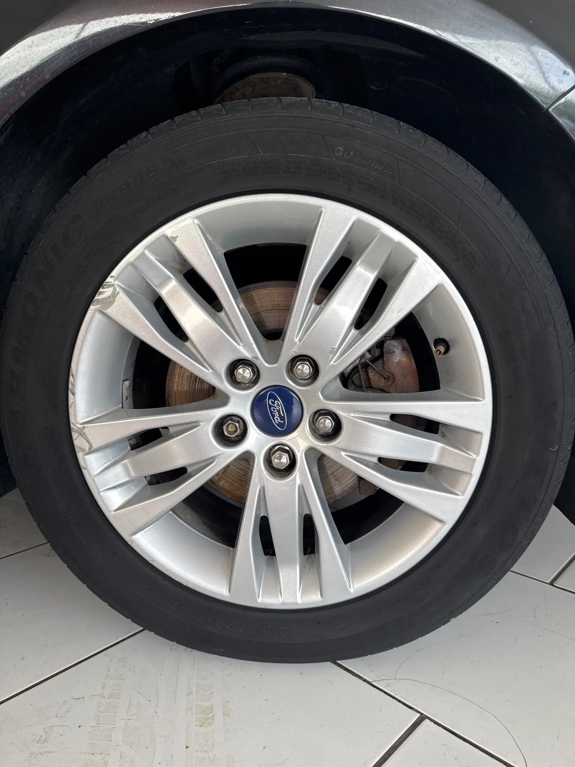 Vehicle photo — os front alloy