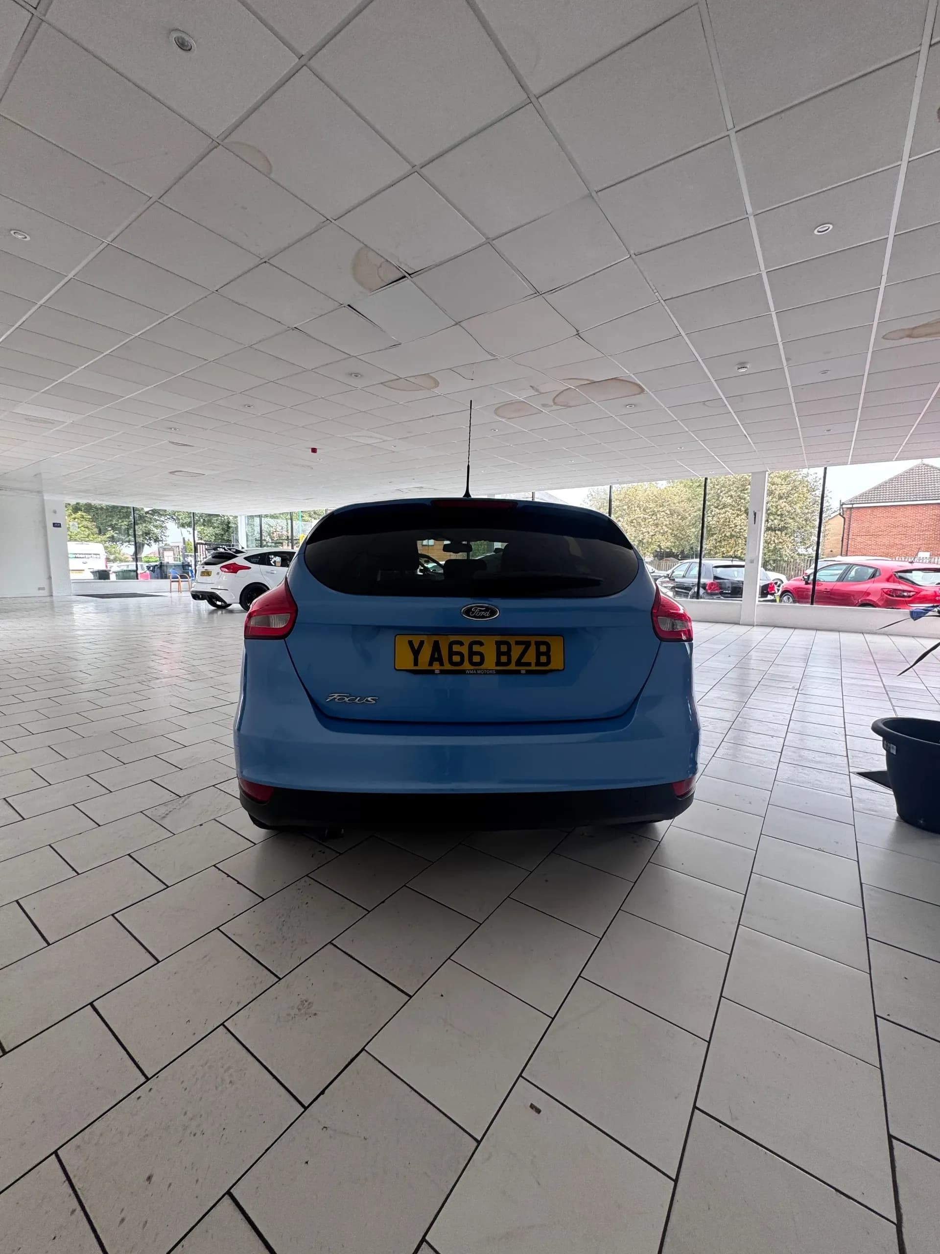 Vehicle photo — rear