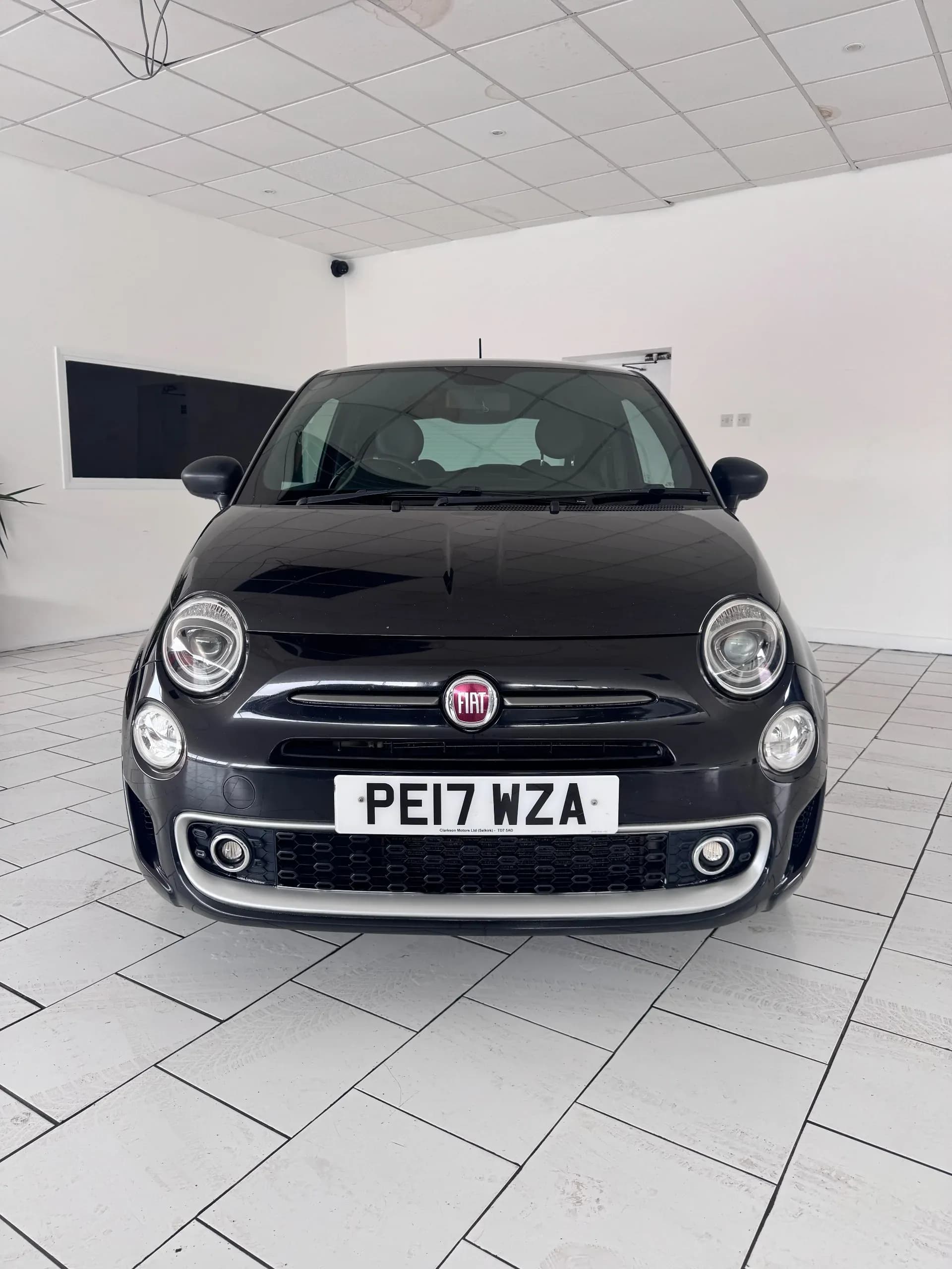 Vehicle photo — front