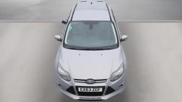 Vehicle photo — front