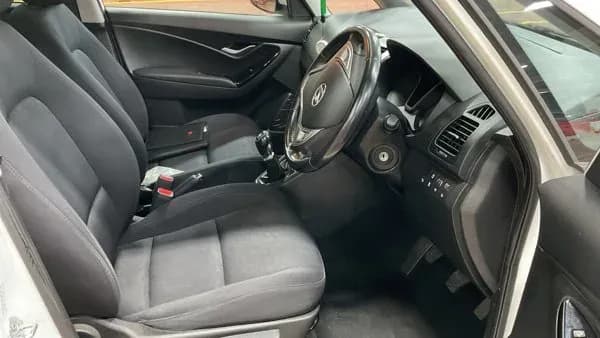 Vehicle photo — front interior