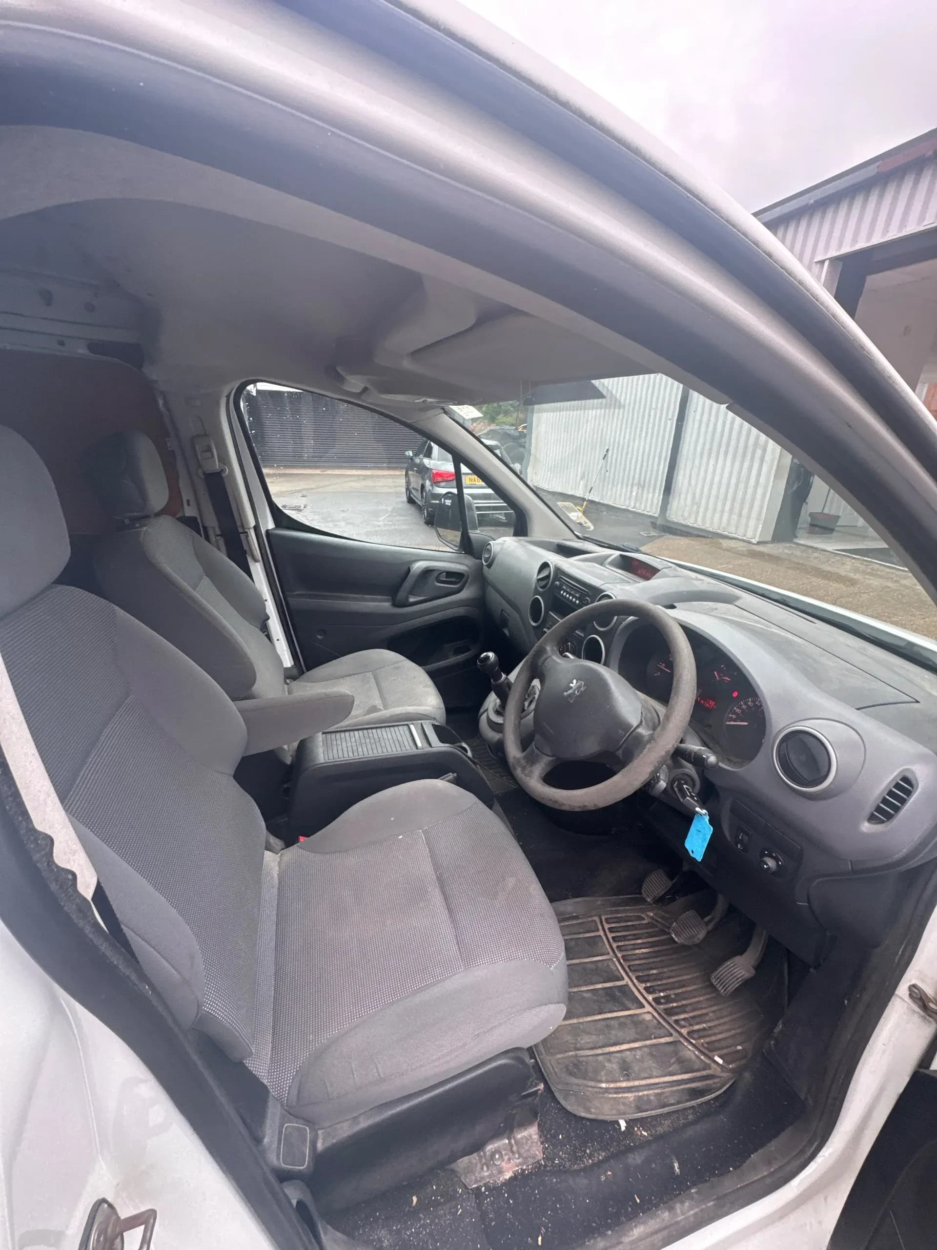 Vehicle photo — front interior