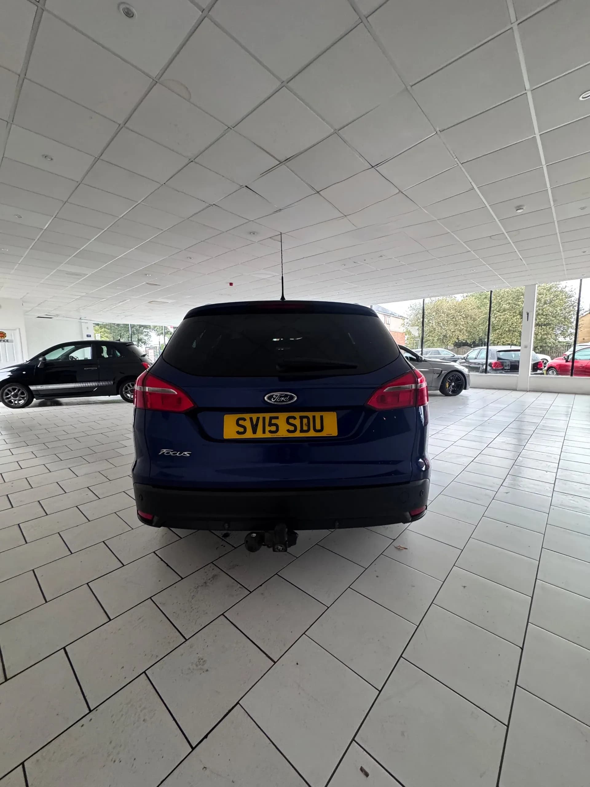 Vehicle photo — rear