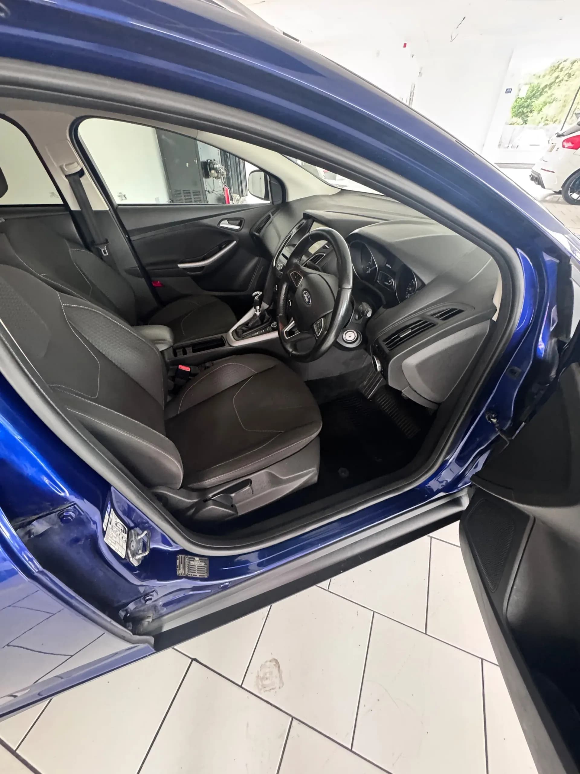Vehicle photo — front interior