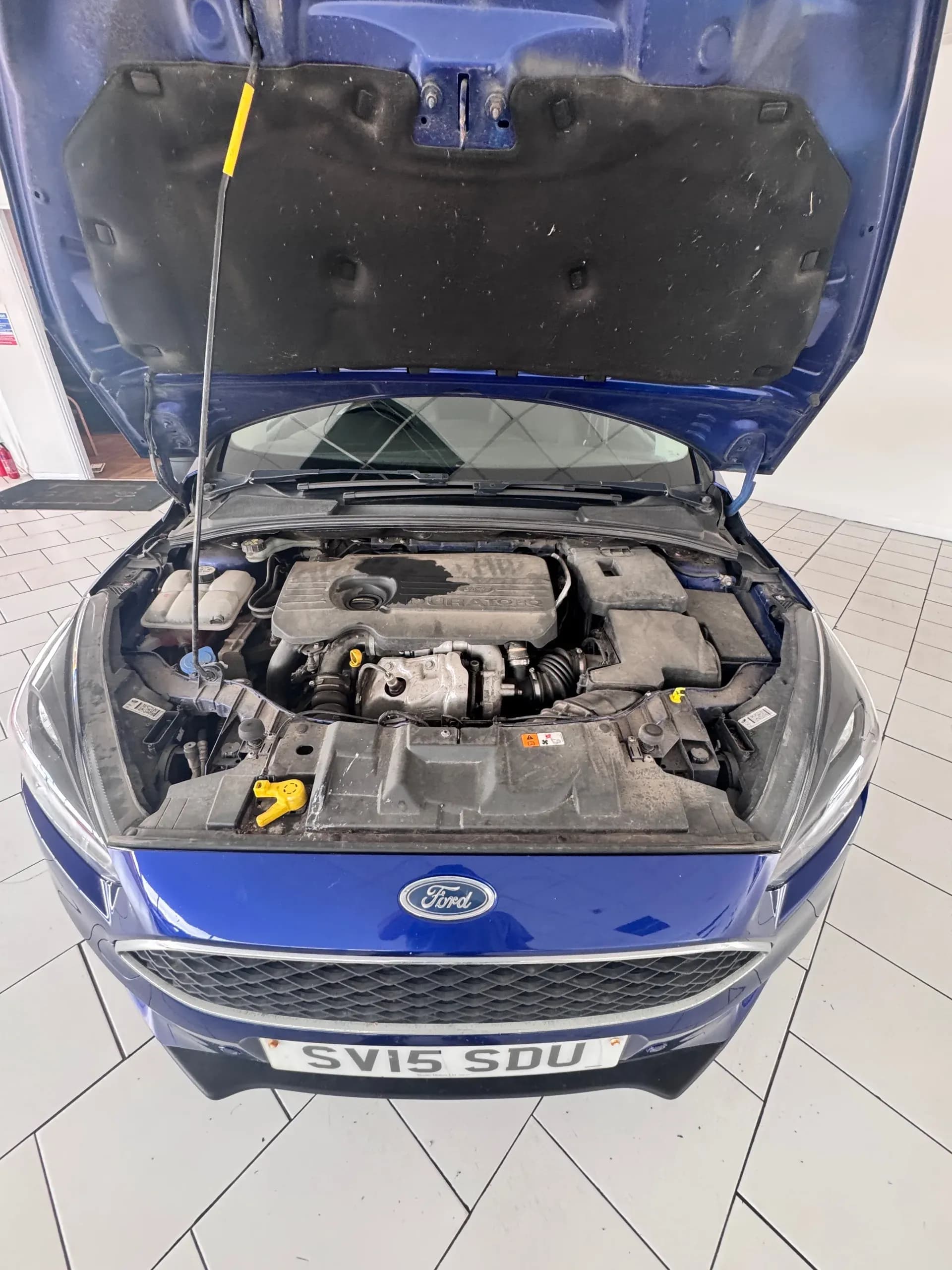 Vehicle photo — engine bay