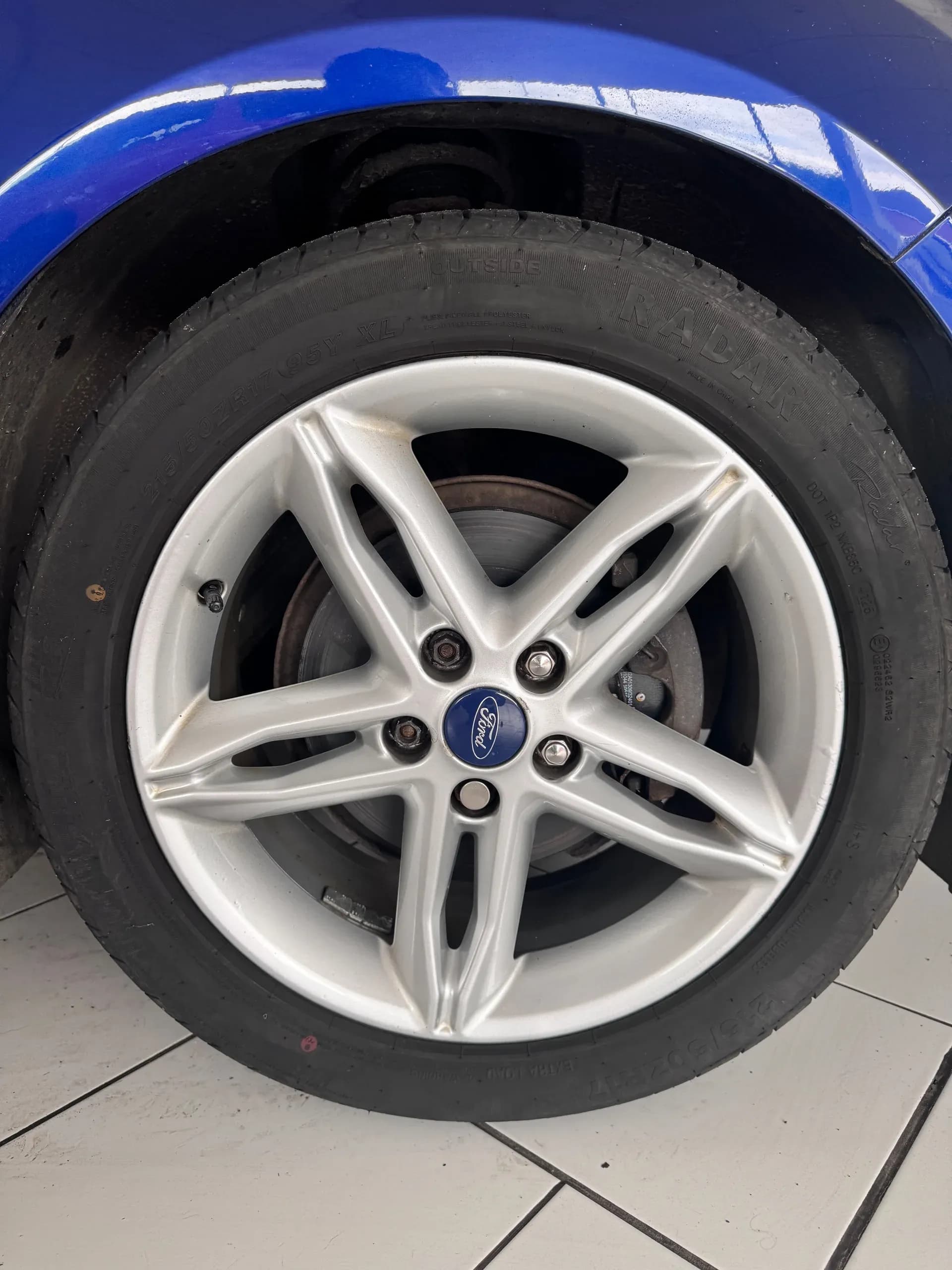 Vehicle photo — os front alloy
