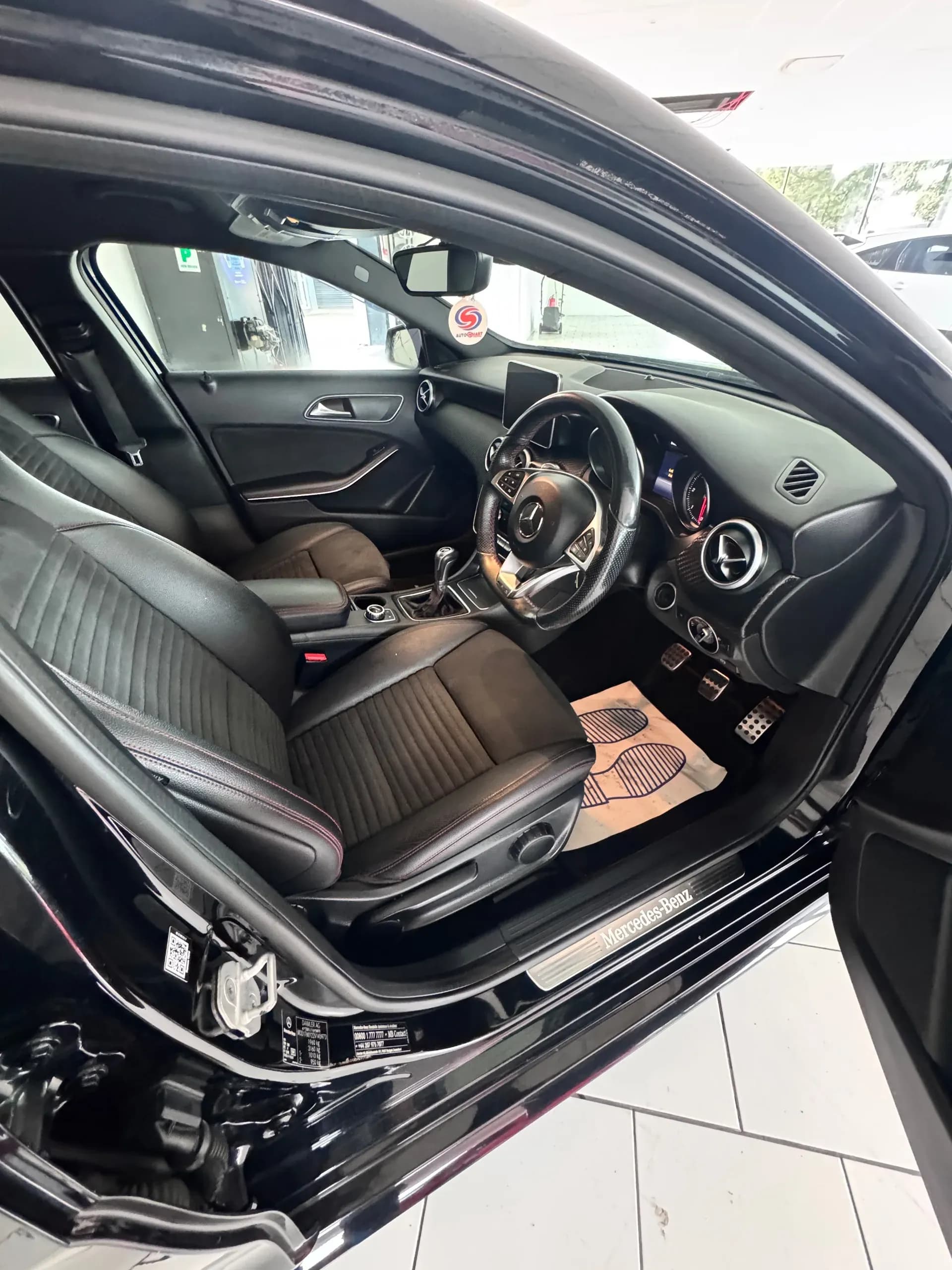 Vehicle photo — front interior