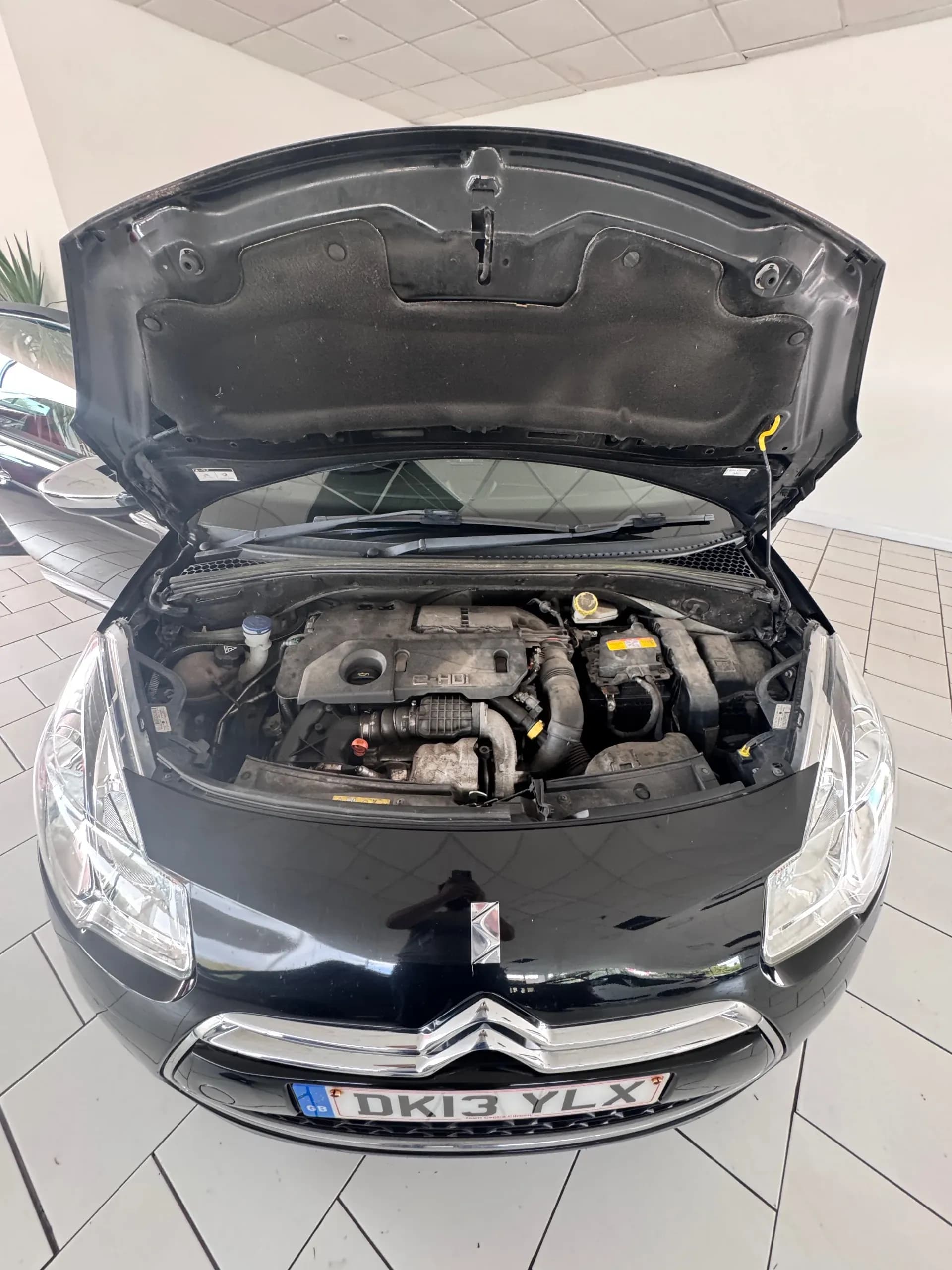 Vehicle photo — engine bay