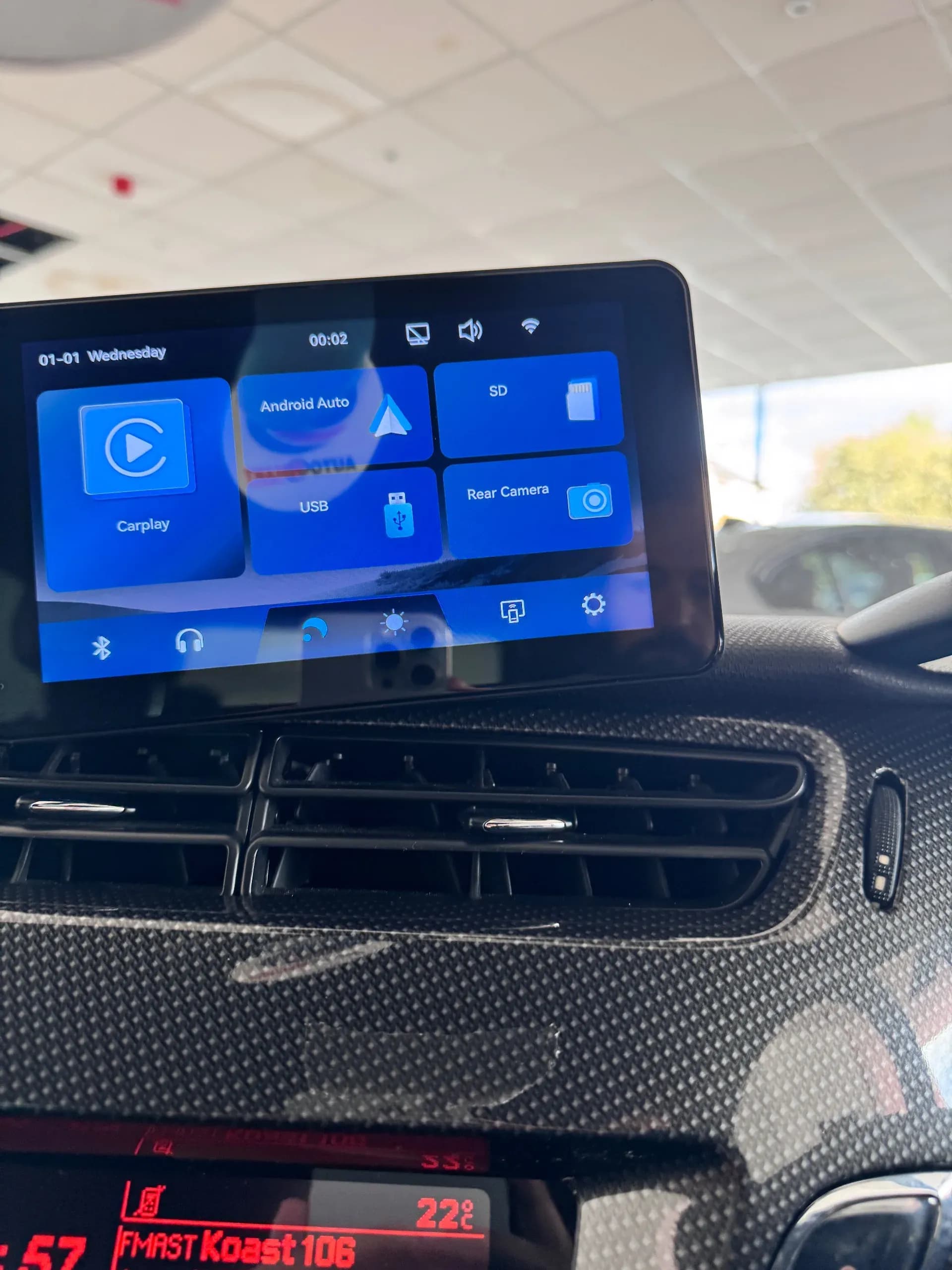 Vehicle photo — feature