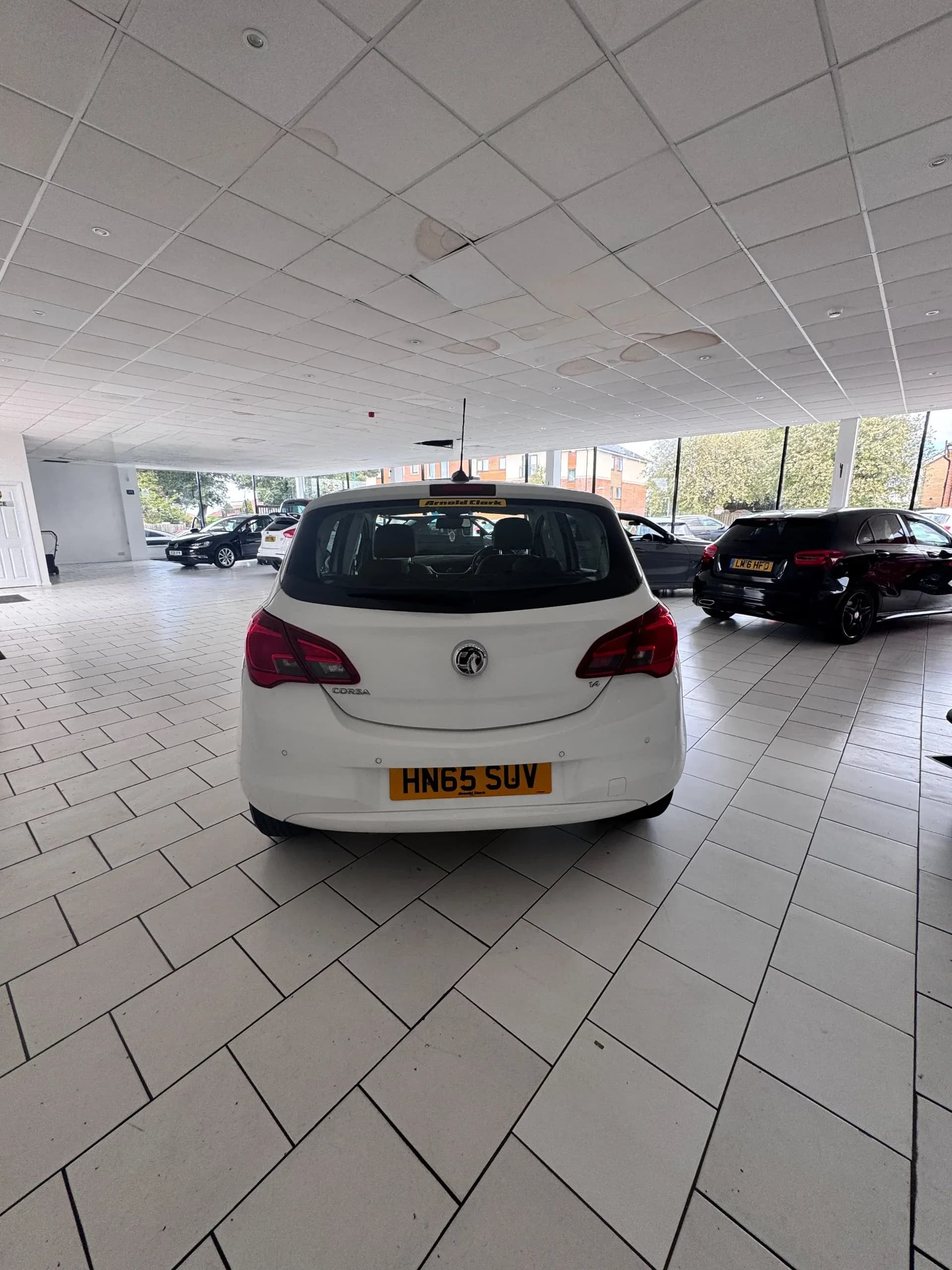 Vehicle photo — rear
