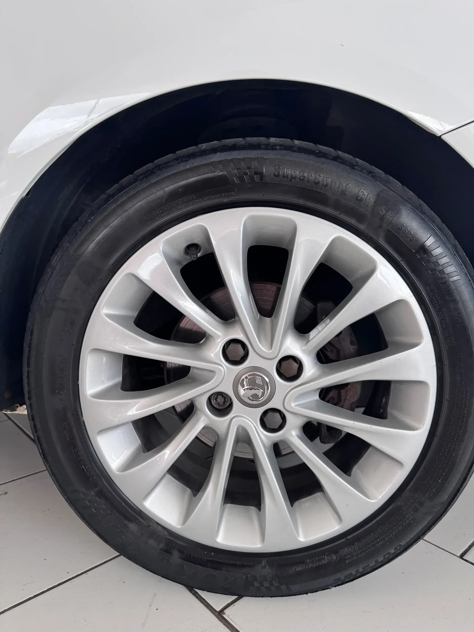 Vehicle photo — os front alloy
