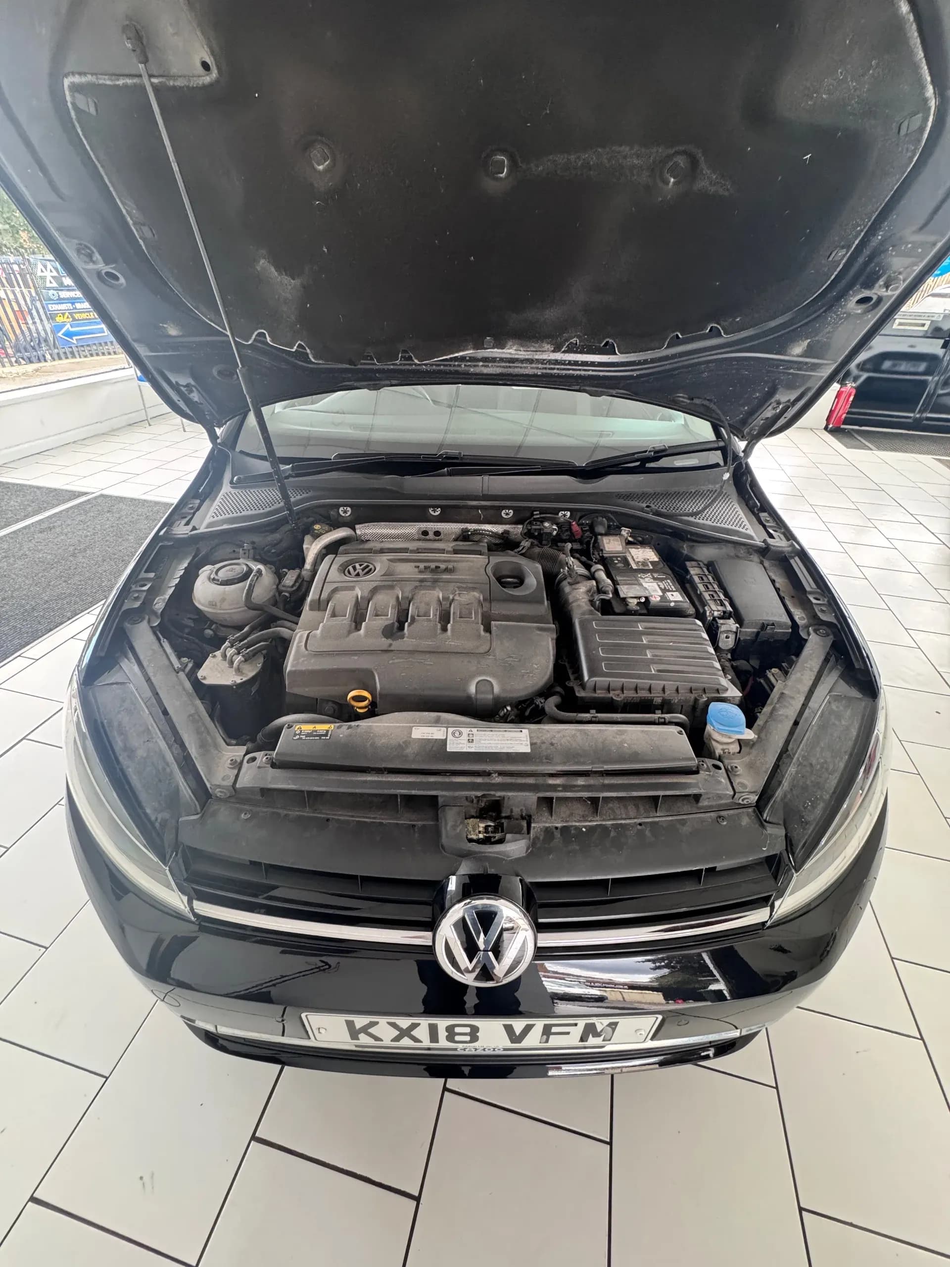 Vehicle photo — engine bay