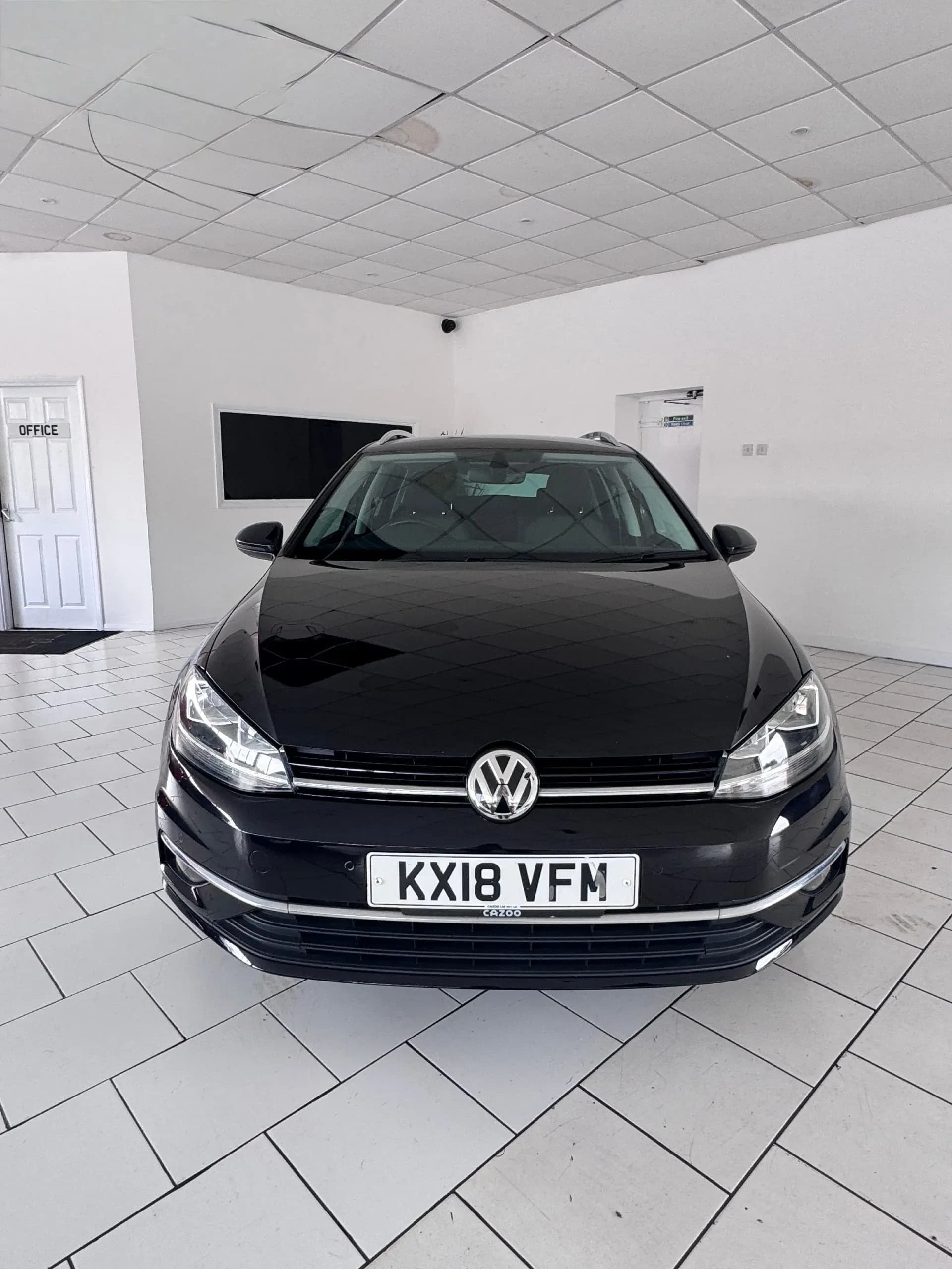Vehicle photo — front