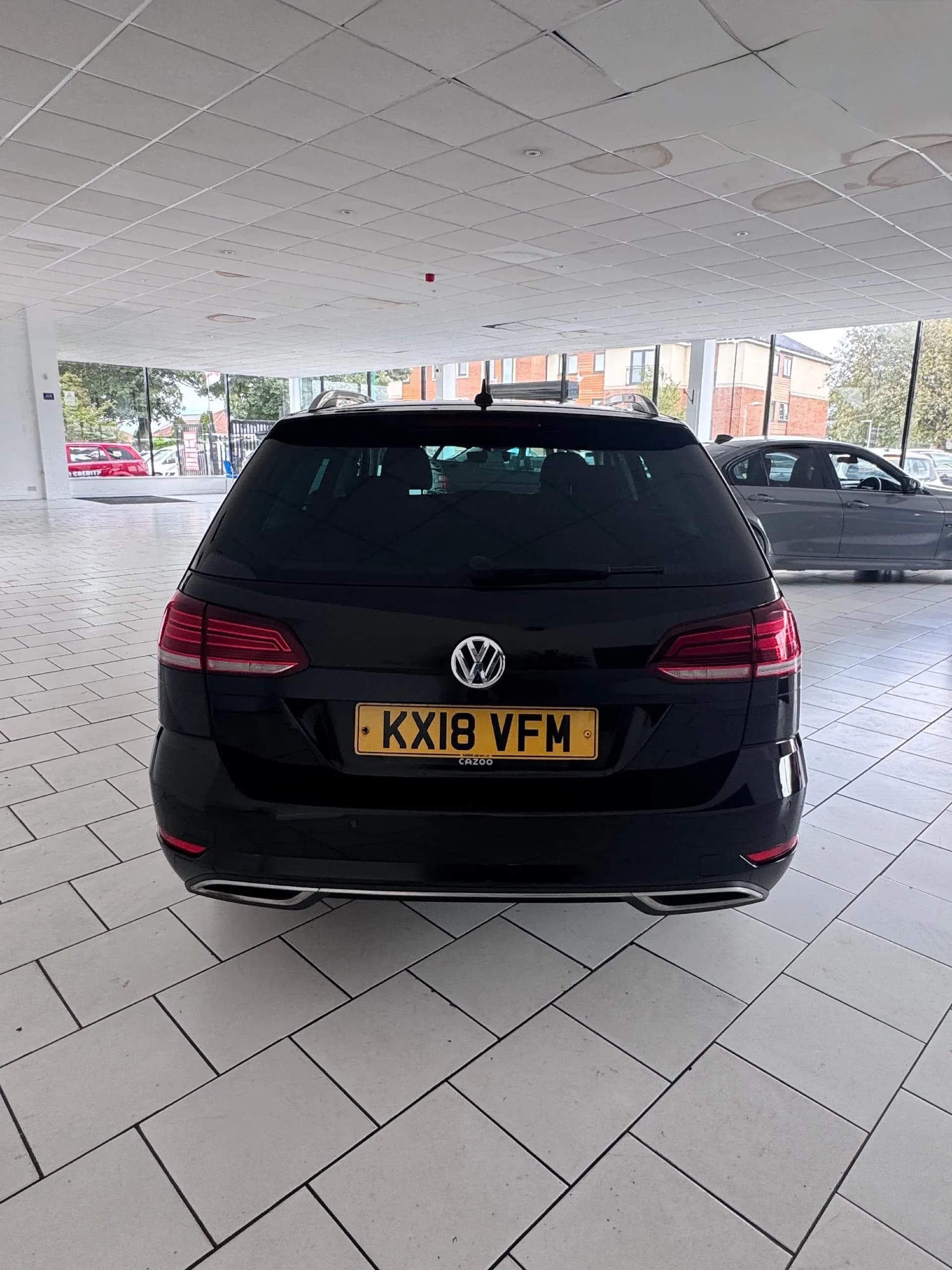 Vehicle photo — rear