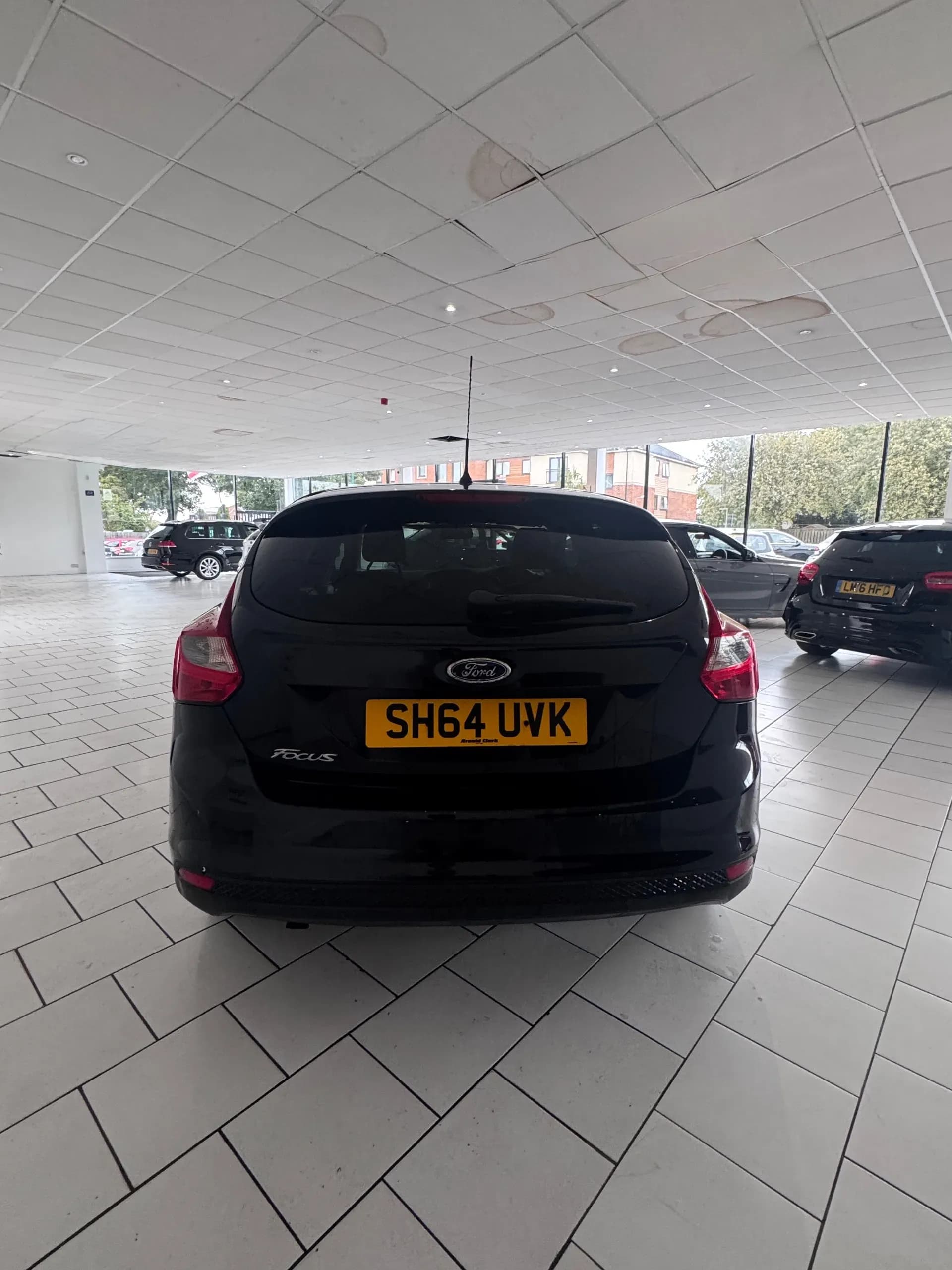 Vehicle photo — rear