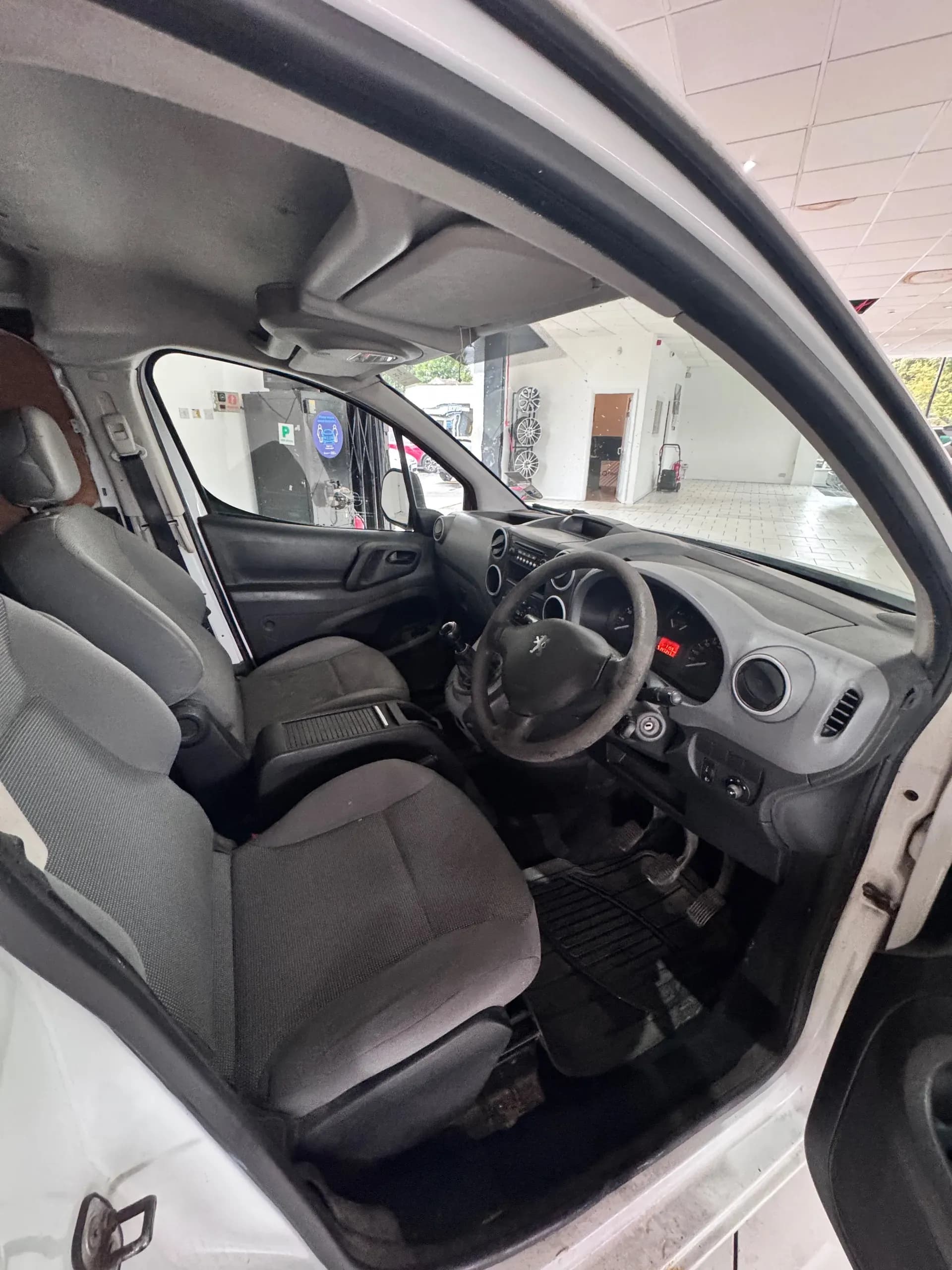 Vehicle photo — front interior
