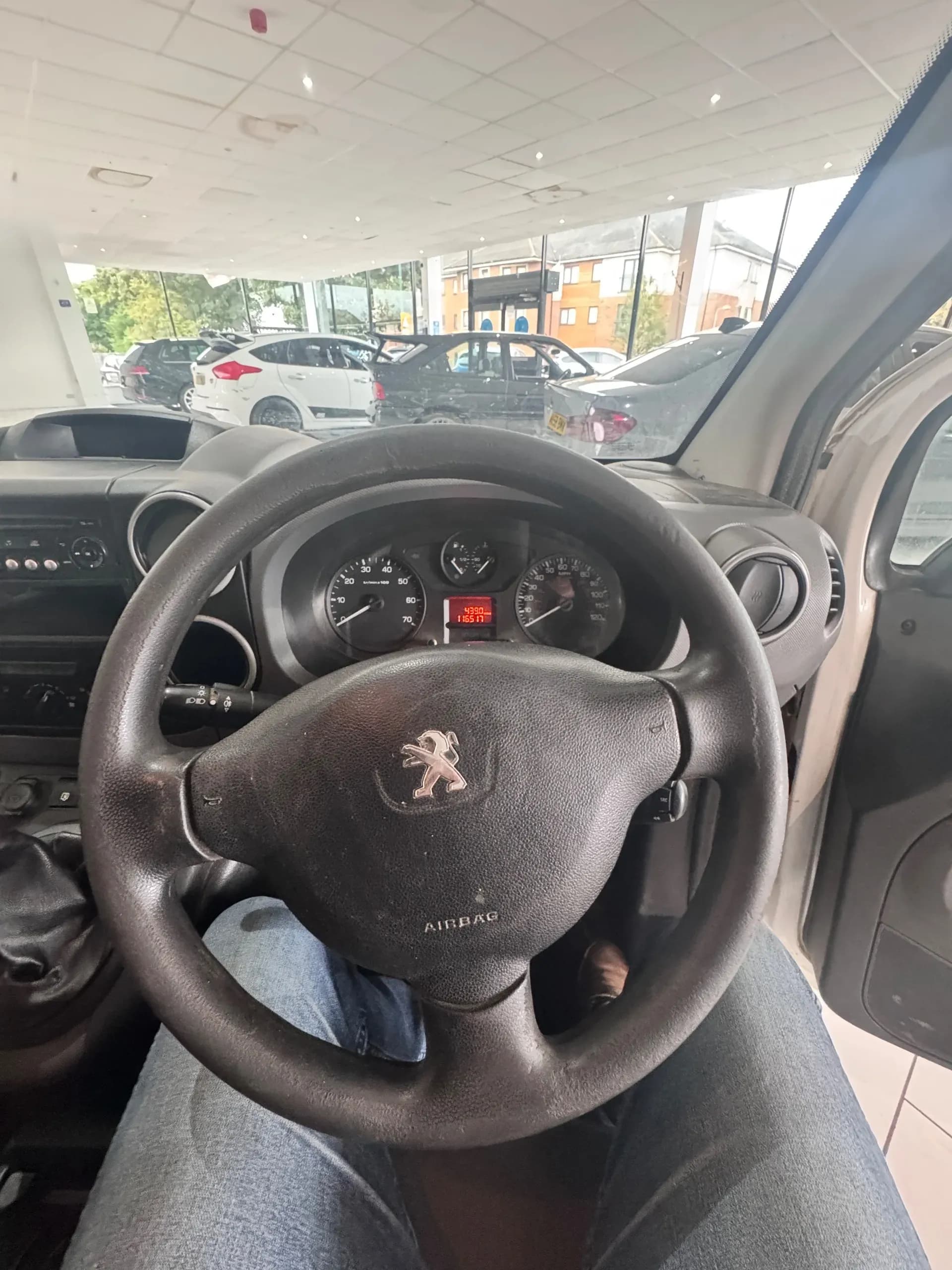 Vehicle photo — dashboard