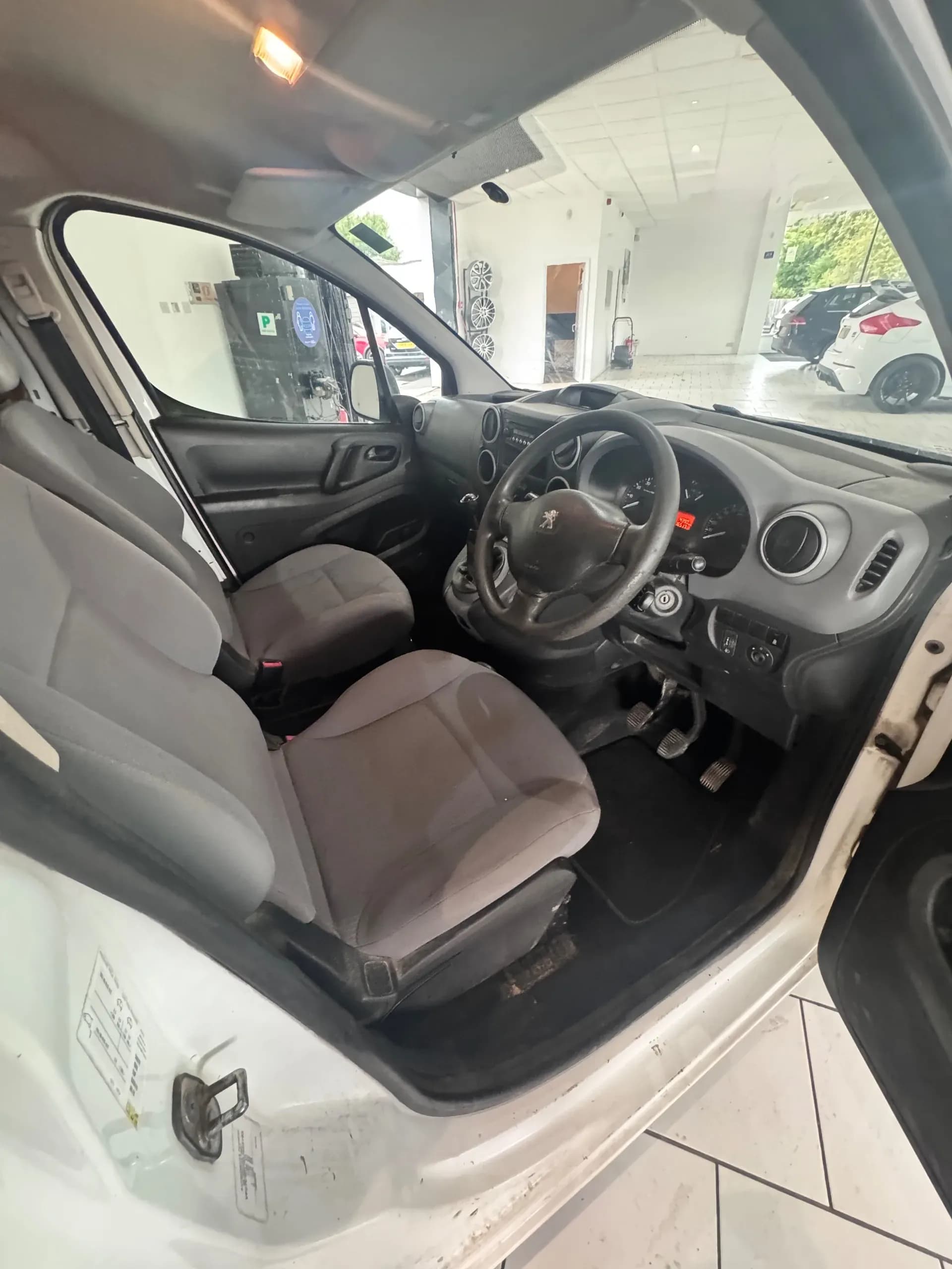 Vehicle photo — front interior