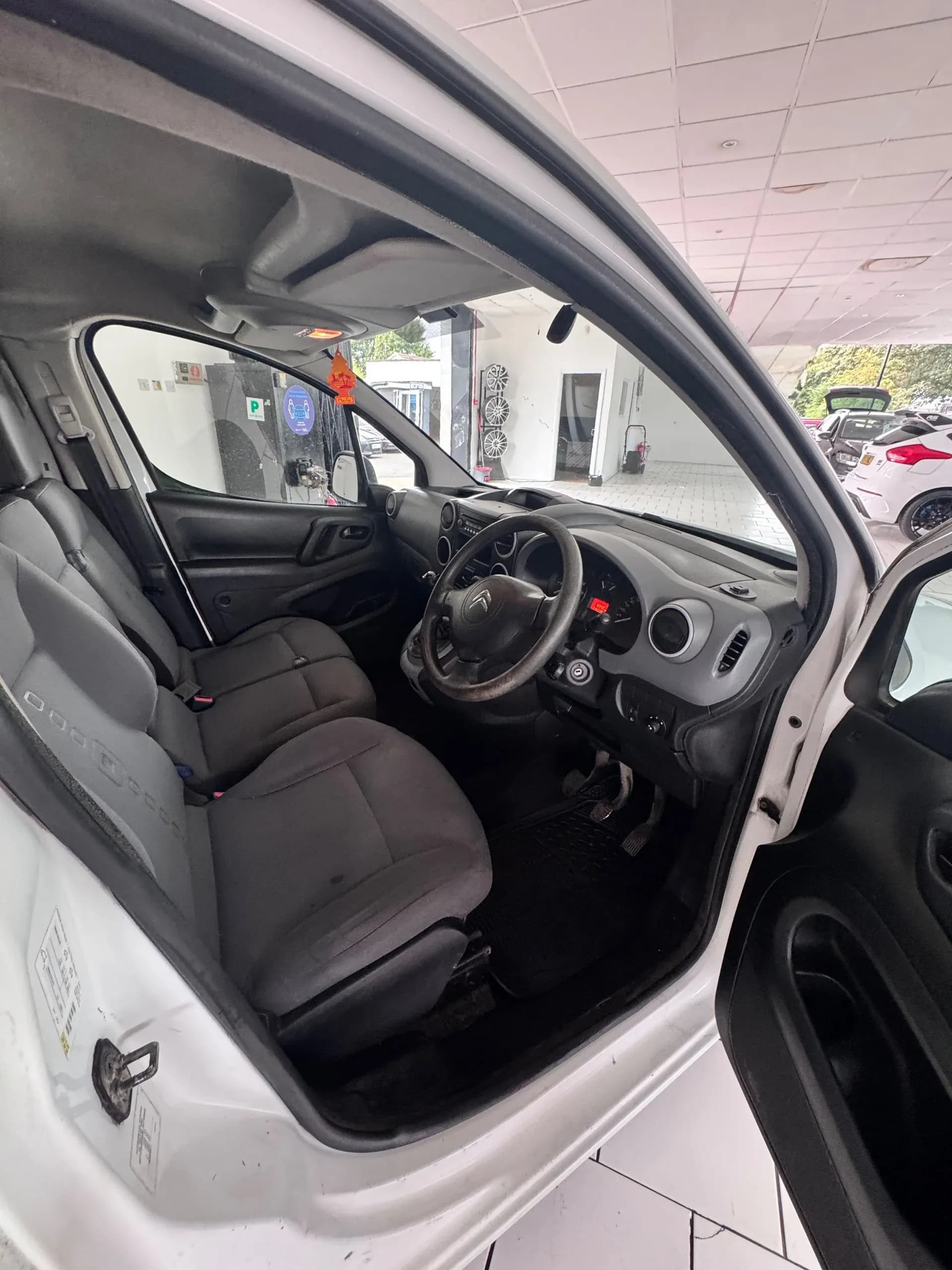 Vehicle photo — front interior