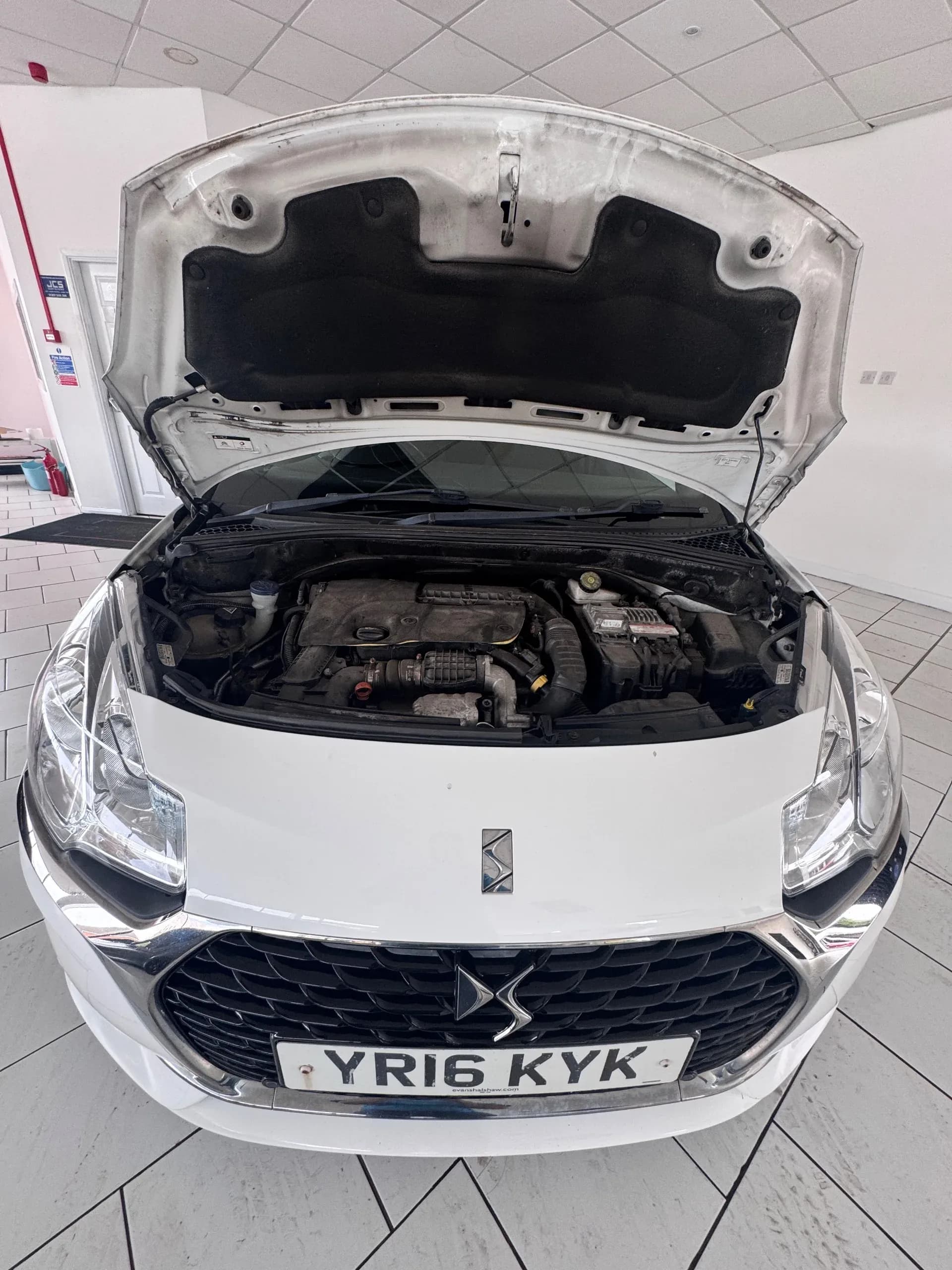 Vehicle photo — engine bay