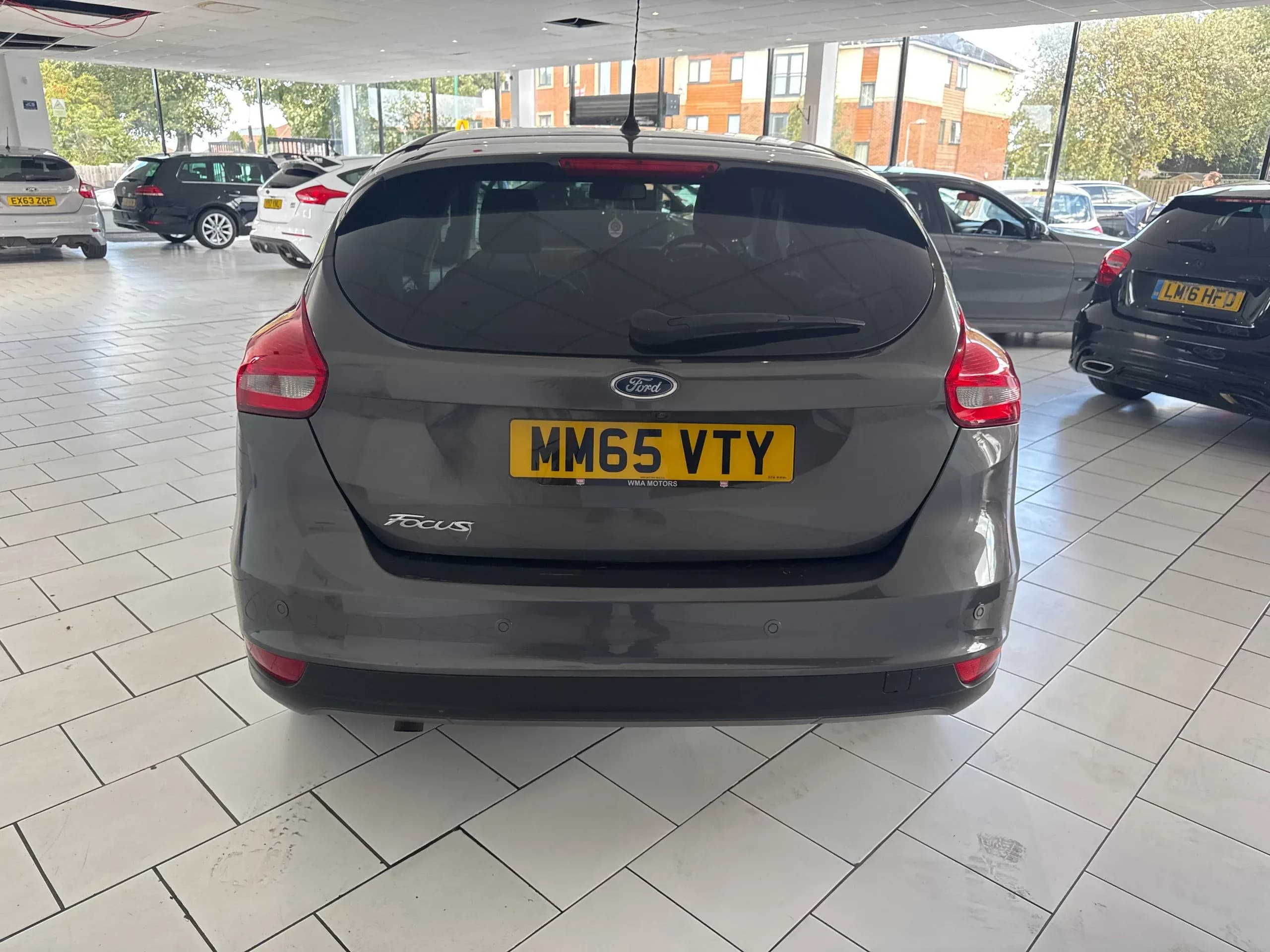 Vehicle photo — rear
