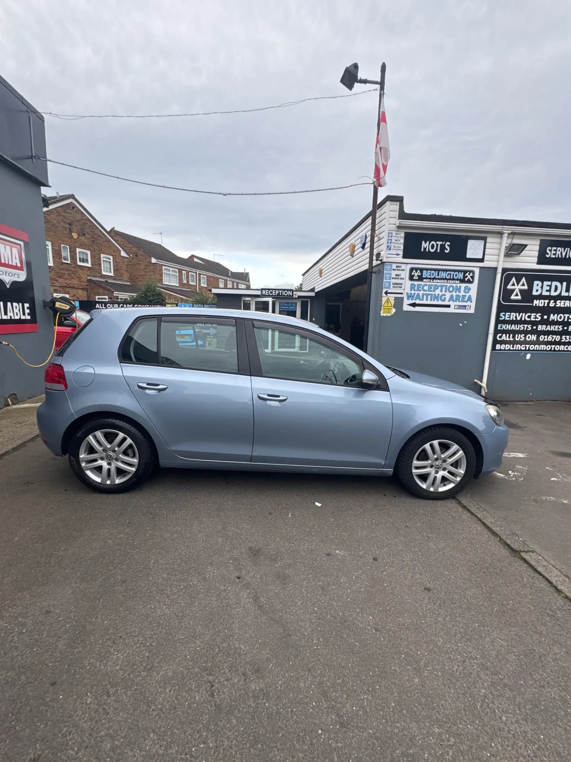 Vehicle photo — os profile