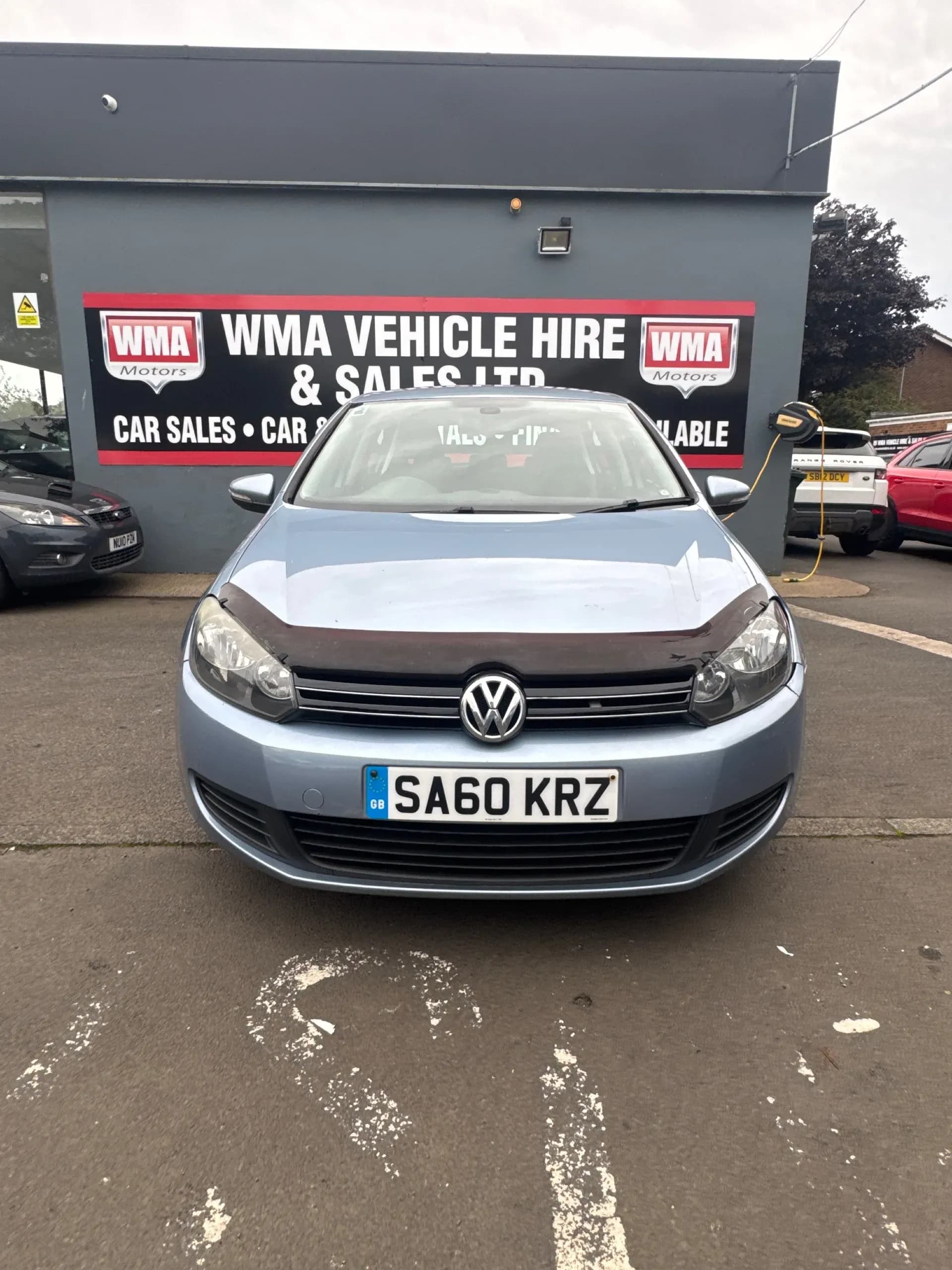 Vehicle photo — front