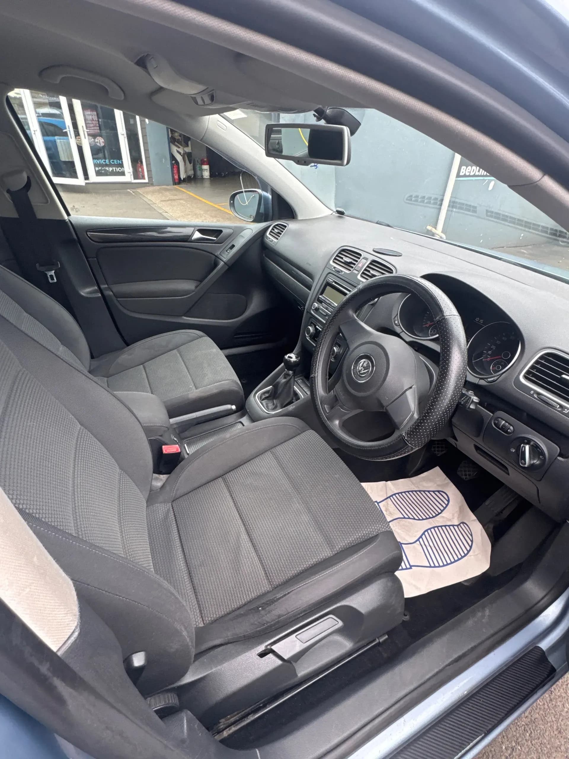 Vehicle photo — front interior