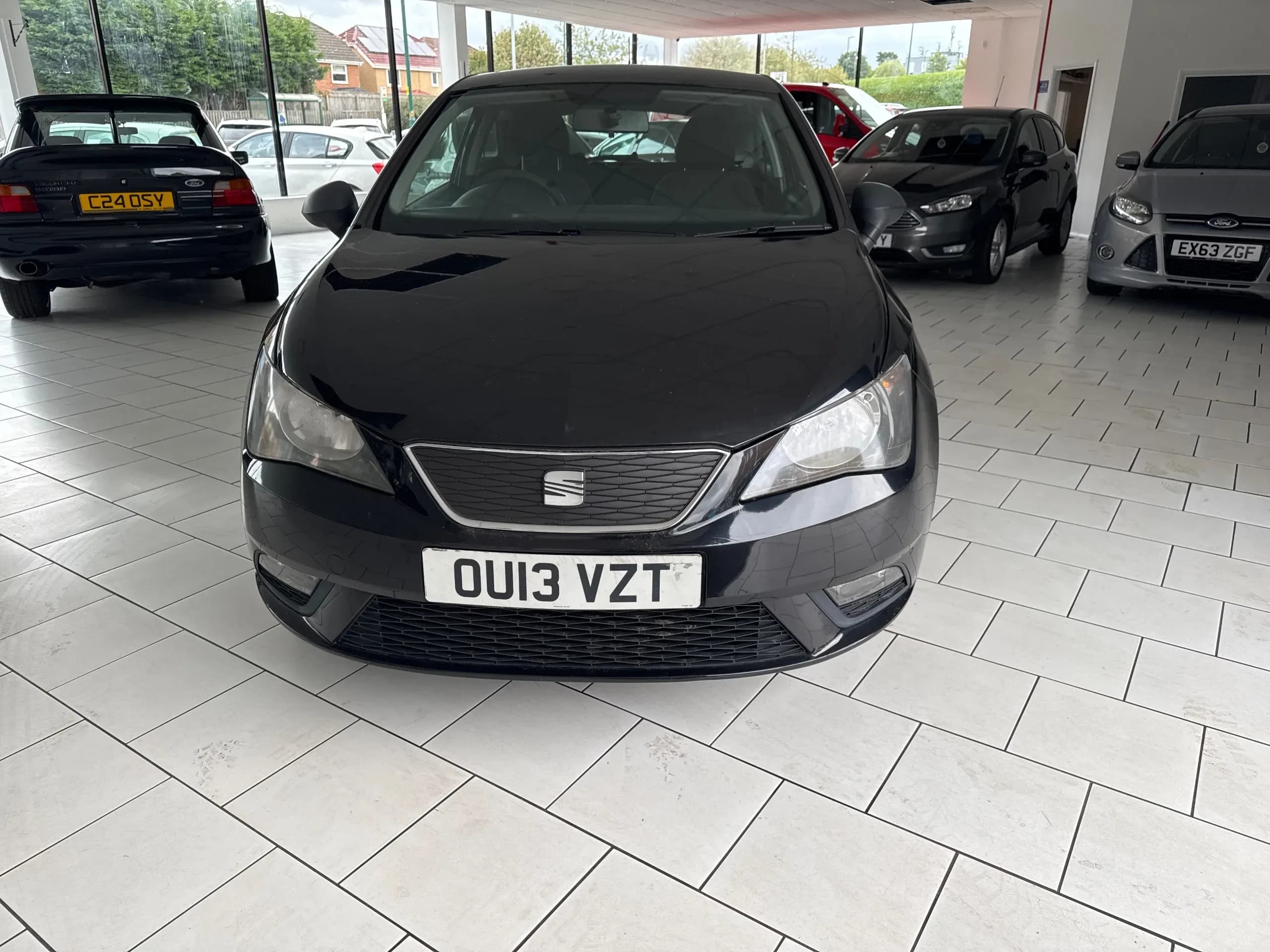 Vehicle photo — front