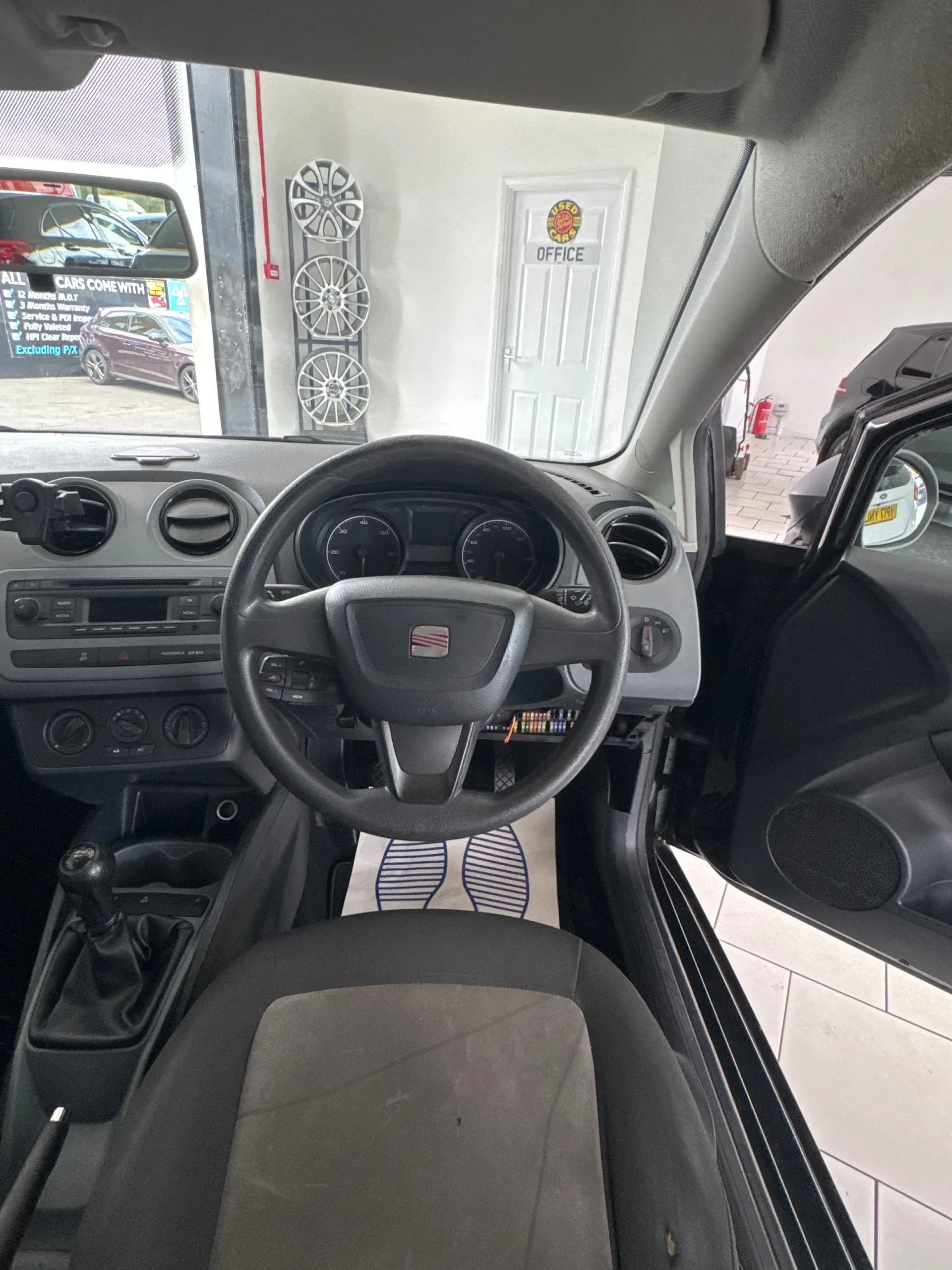 Vehicle photo — dashboard
