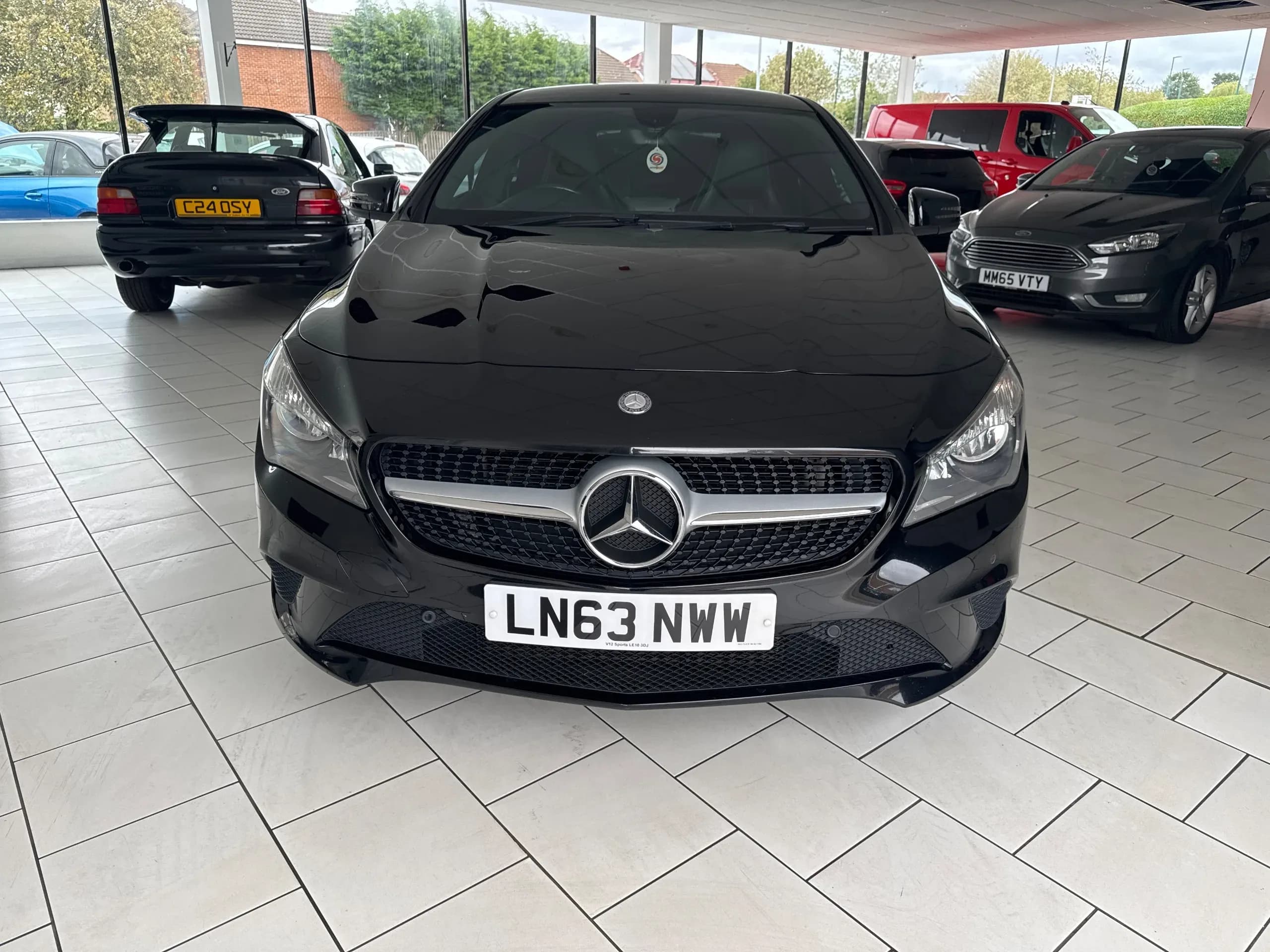 Vehicle photo — front