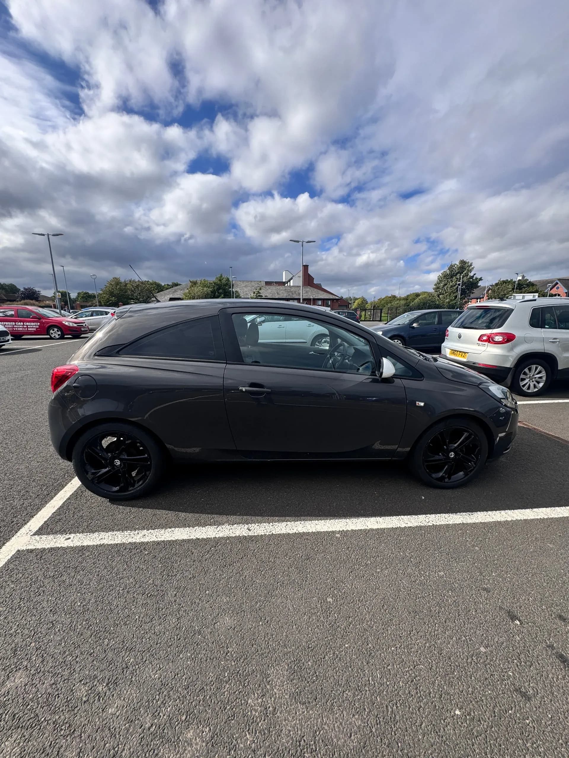 Vehicle photo — os profile
